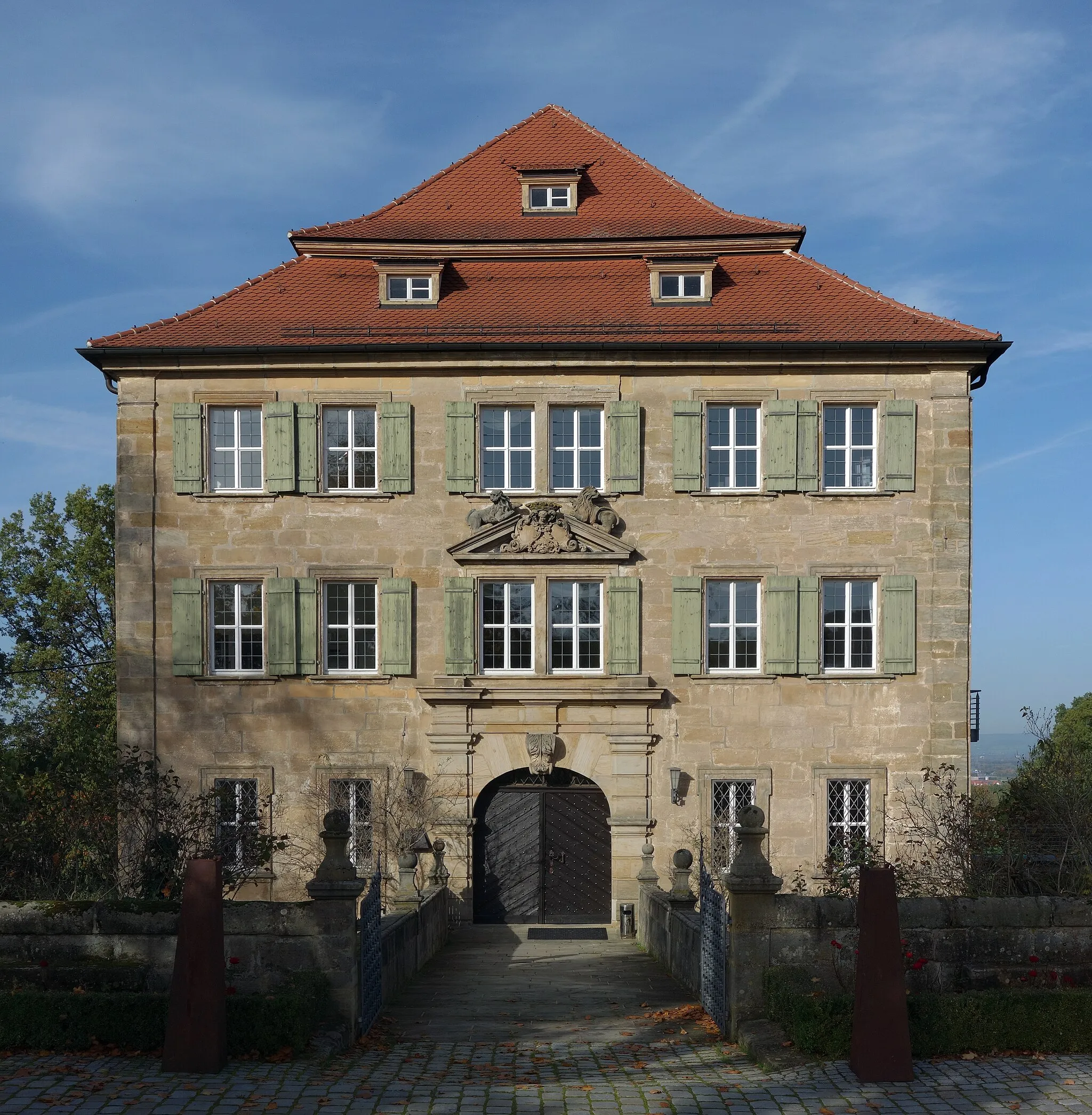 Photo showing: Schloss Atzelsberg in the village of Atzelsberg, part ot the town of Marloffstein in northern Bavaria.