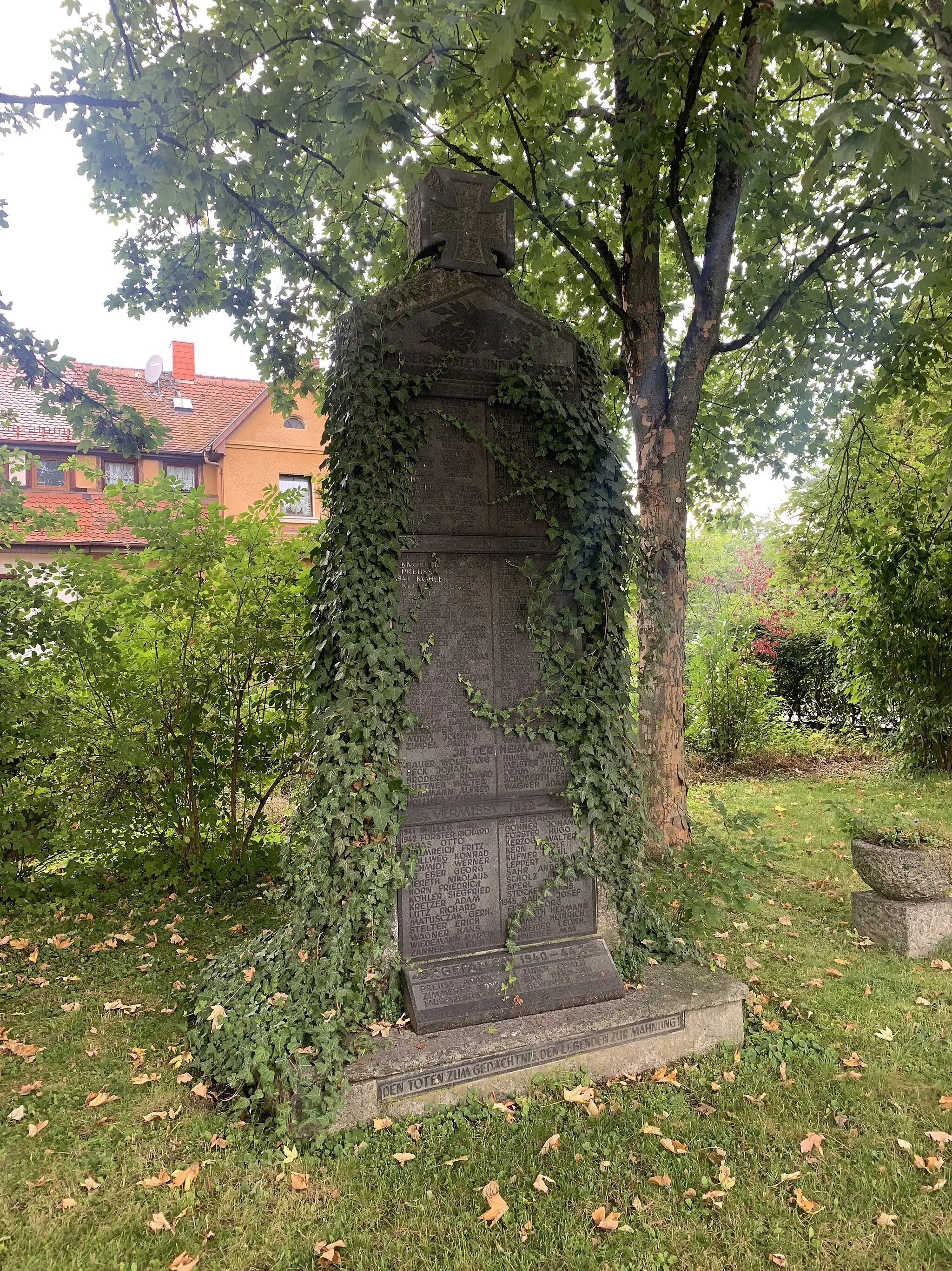 Photo showing: Neuenmarkt, Kriegerdenkmal