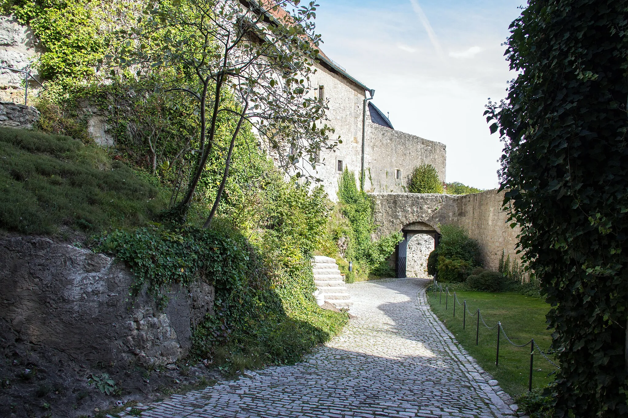 Photo showing: Burg Zwernitz, Vorhof