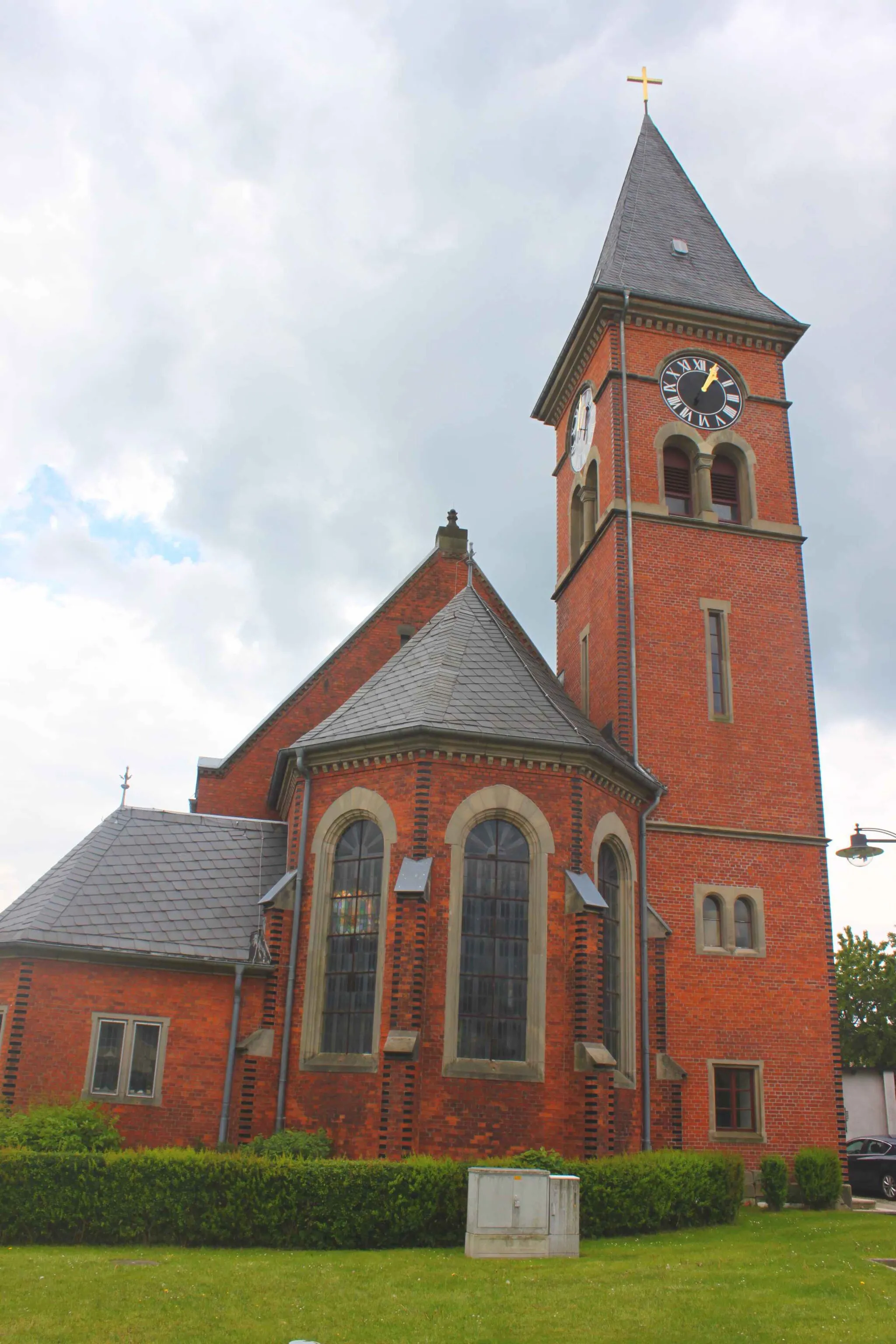 Photo showing: Rückseite der Martin-Luther-Kirche in Wüstenselbitz