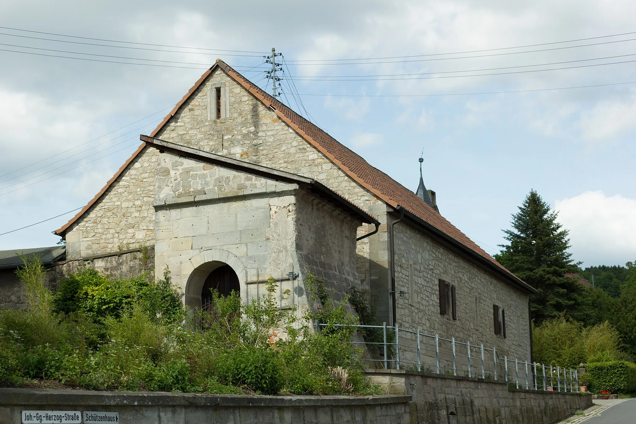 Photo showing: Kriegergedächtniskapelle, ehemaliges Beinhaus in Schmölz, Küps