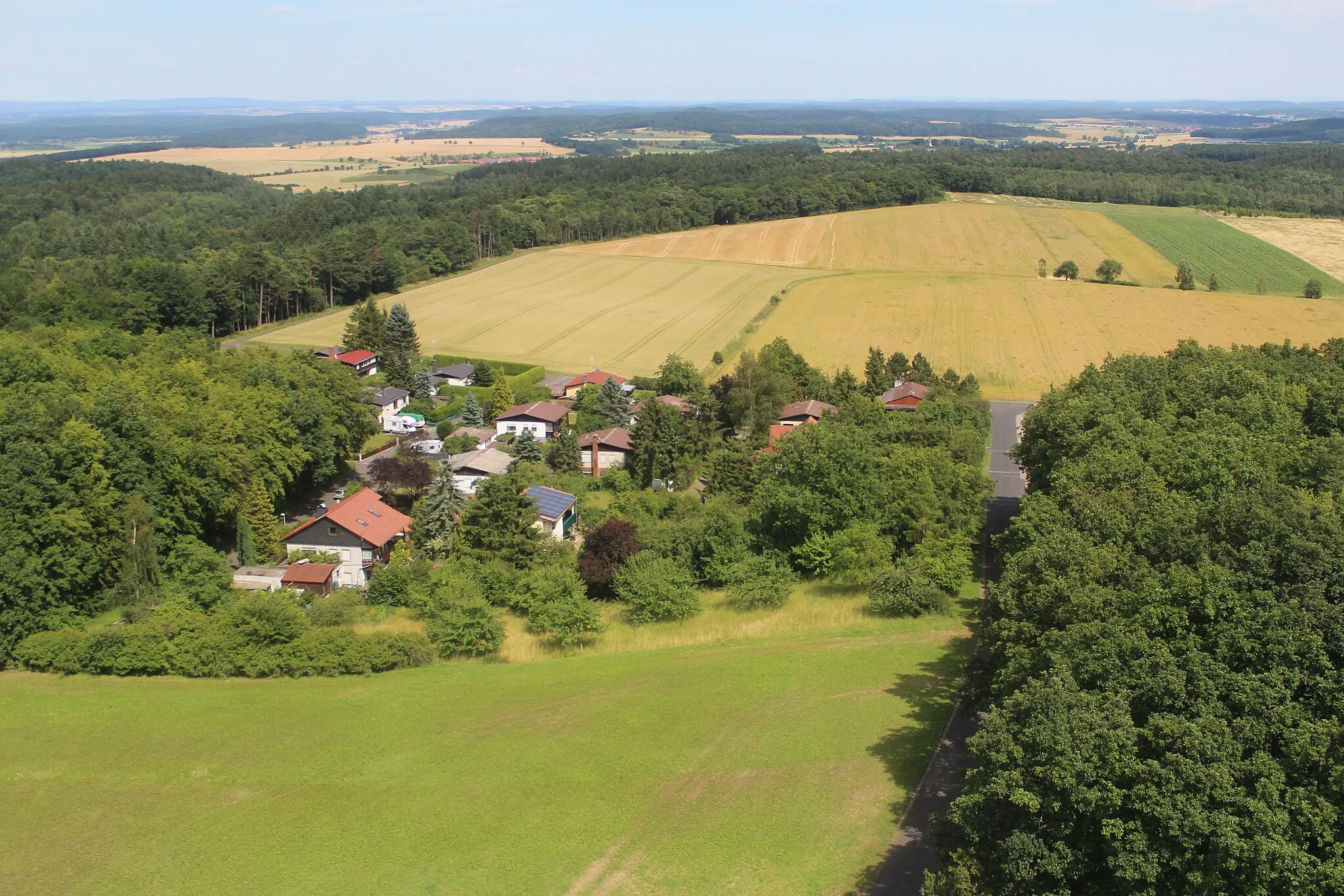 Photo showing: Blick vom Bayernturm Camera location 50° 15′ 50.68″ N, 10° 35′ 02.69″ E View this and other nearby images on: OpenStreetMap 50.264077;   10.584080