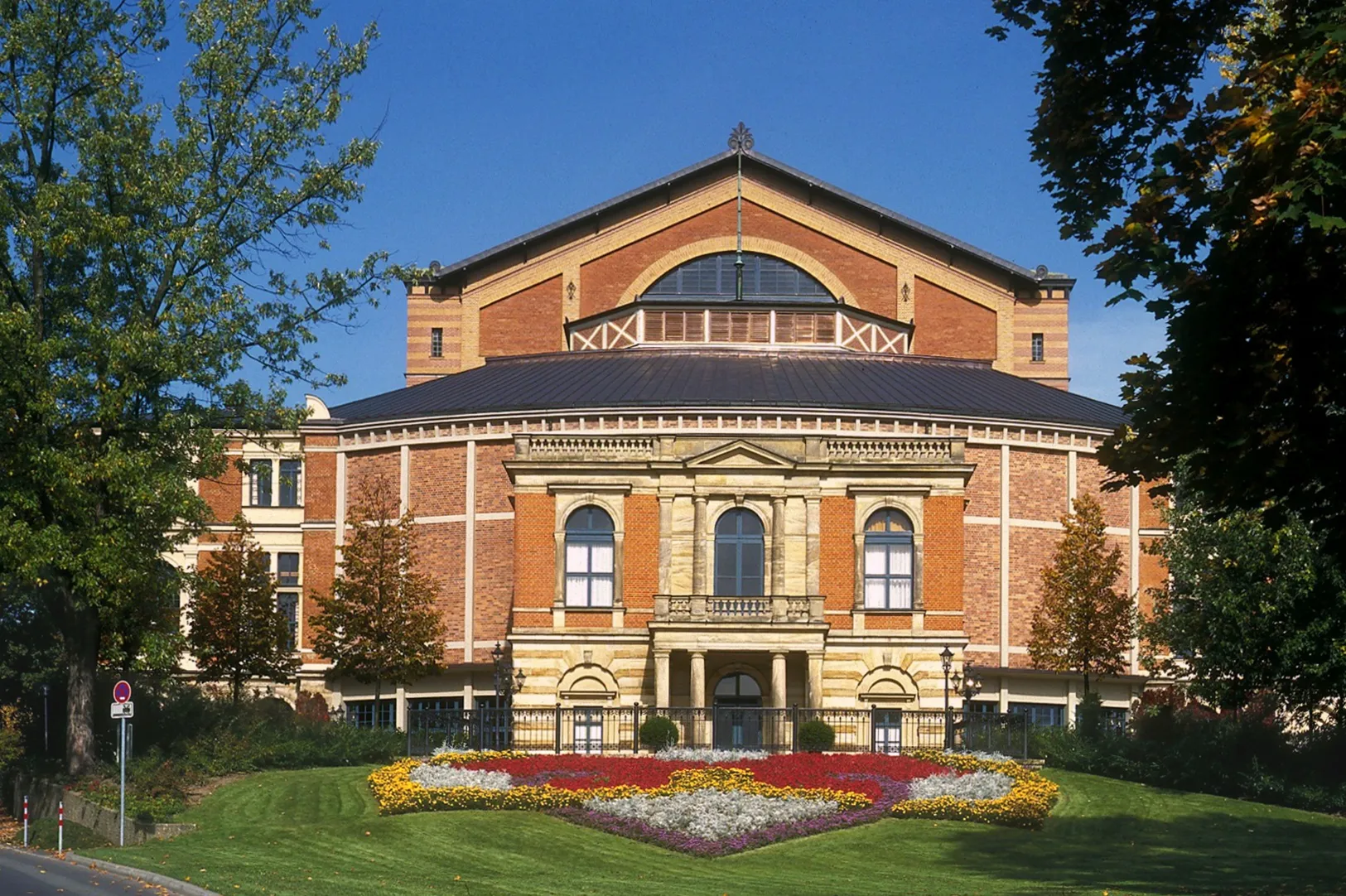 Photo showing: Wagnerfestspielhaus in Bayreuth