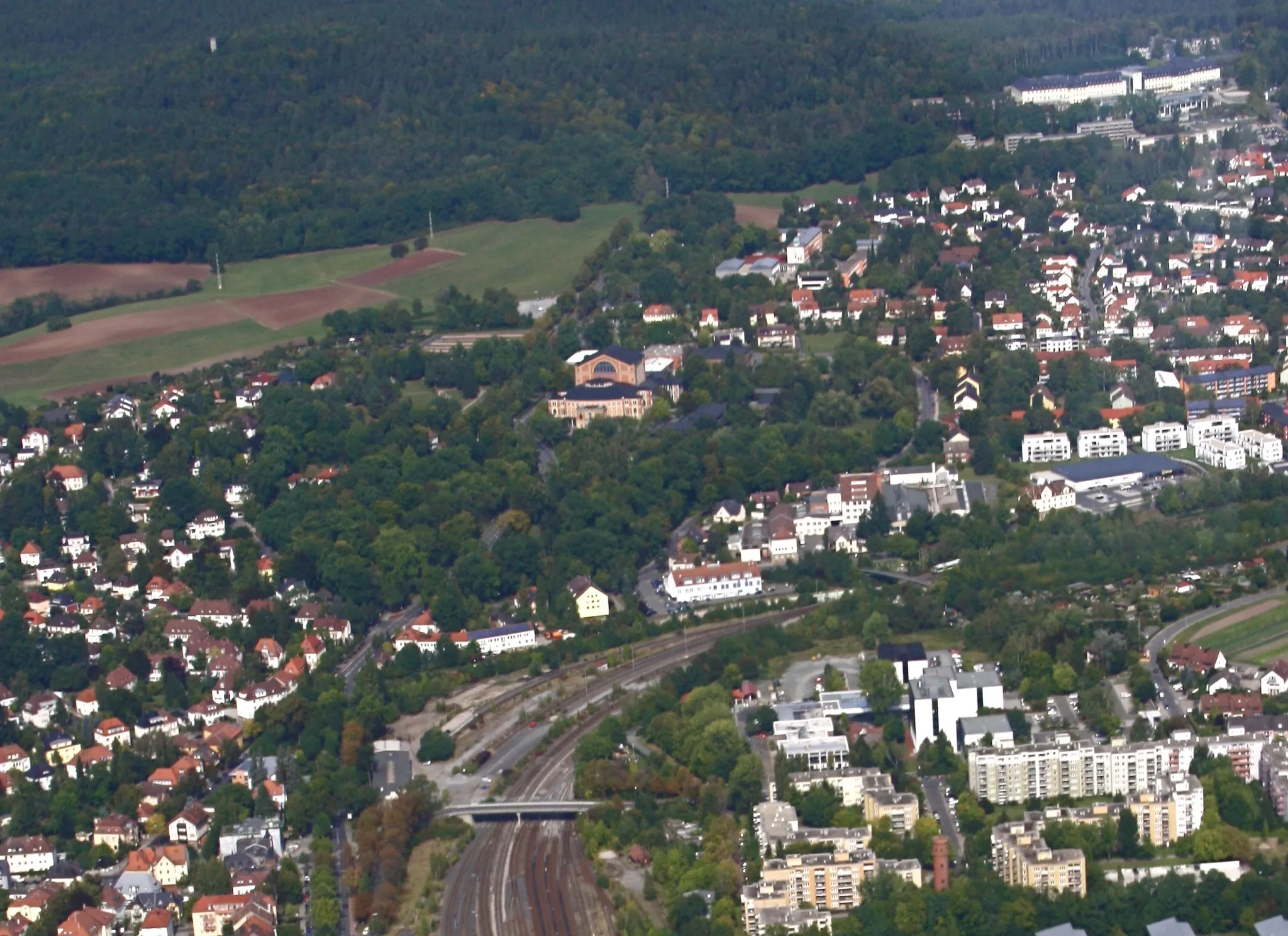 Photo showing: Grüner Hügel und Festspielhaus in Bayreuth