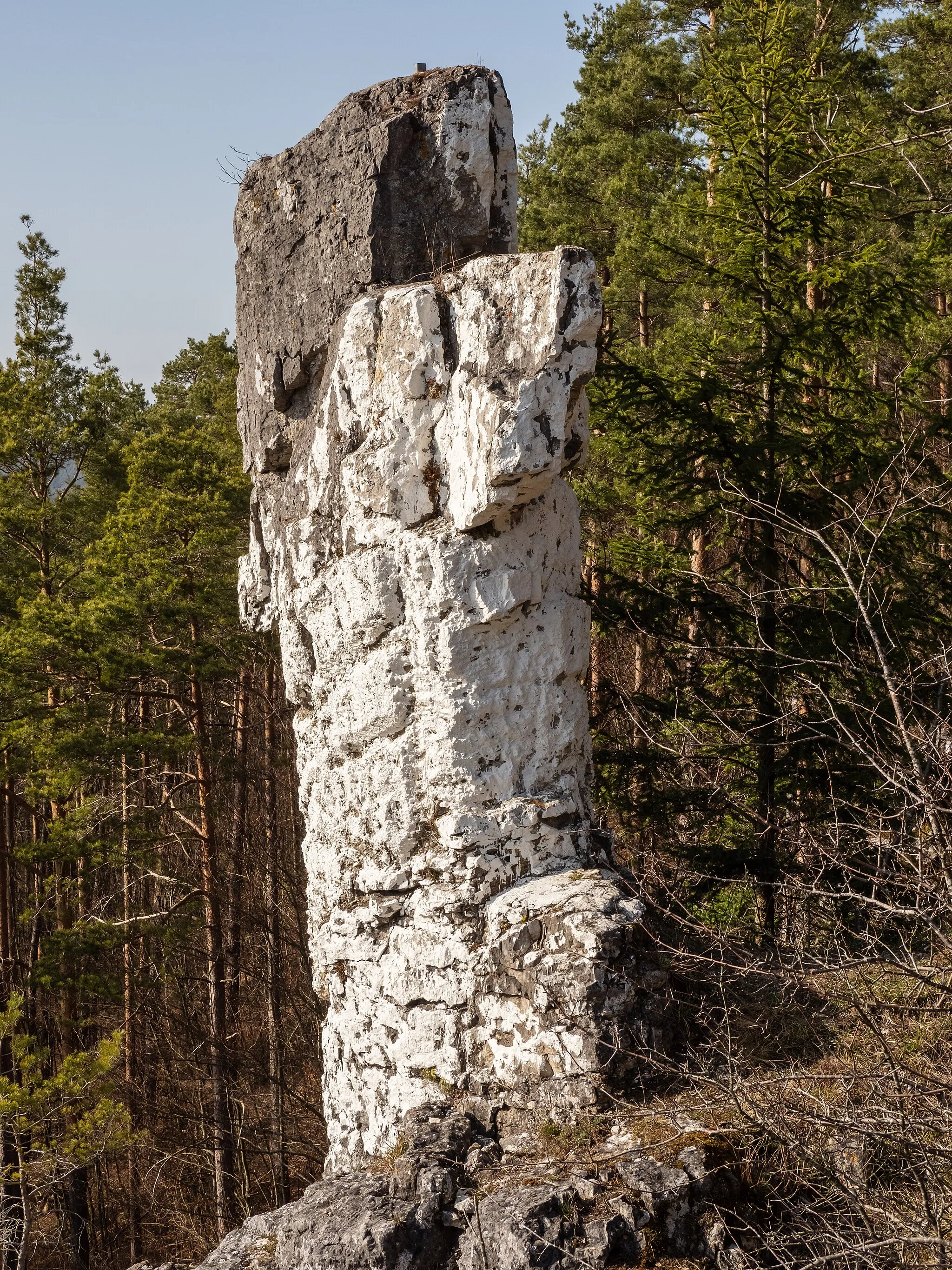 Photo showing: The cross stone above Oberleinleiter