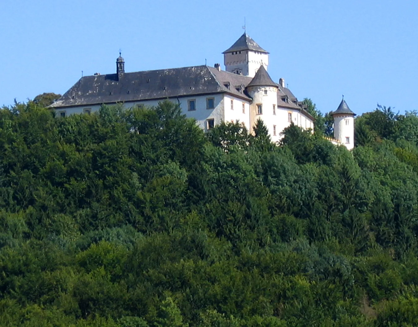 Photo showing: Schloss Greifenstein (Jagdschloss) oberhalb des Leinleitertales in der Nähe von Markt Heiligenstadt (Germany) in Oberfranken (Upper Franconia)