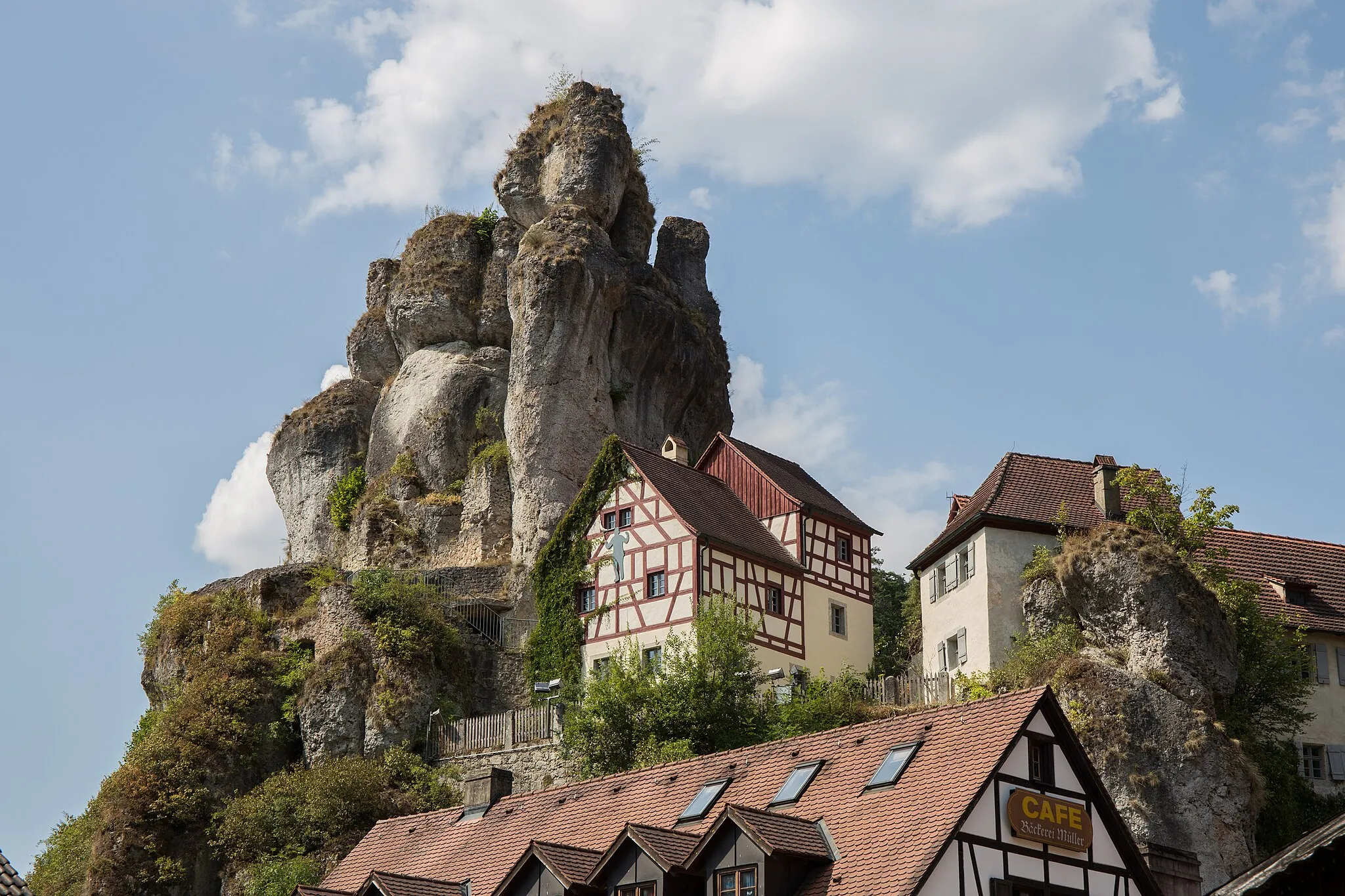 Photo showing: Felsturm der Burg Niederntüchersfeld.