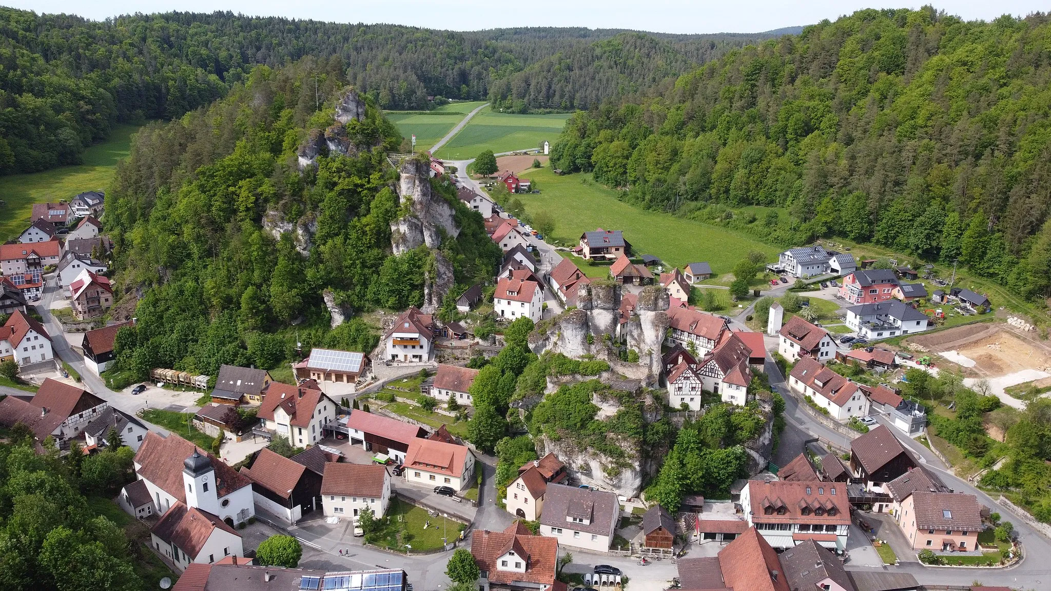 Photo showing: Luftbild von Tüchersfeld von Süden.