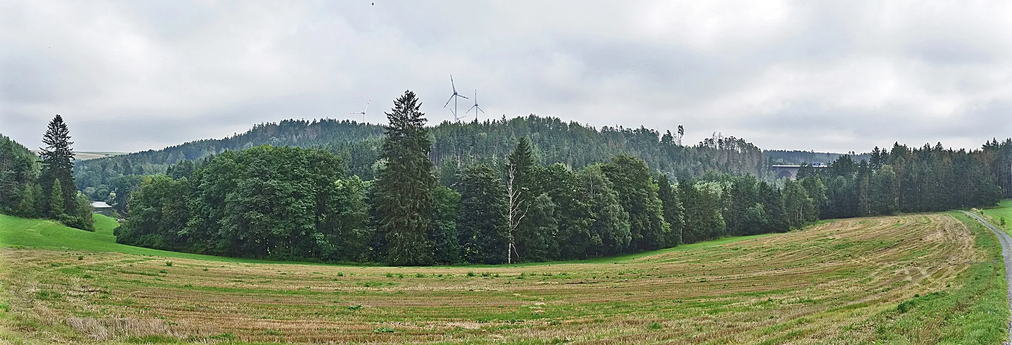 Photo showing: Saaleschleife bei Saalenstein mit A72