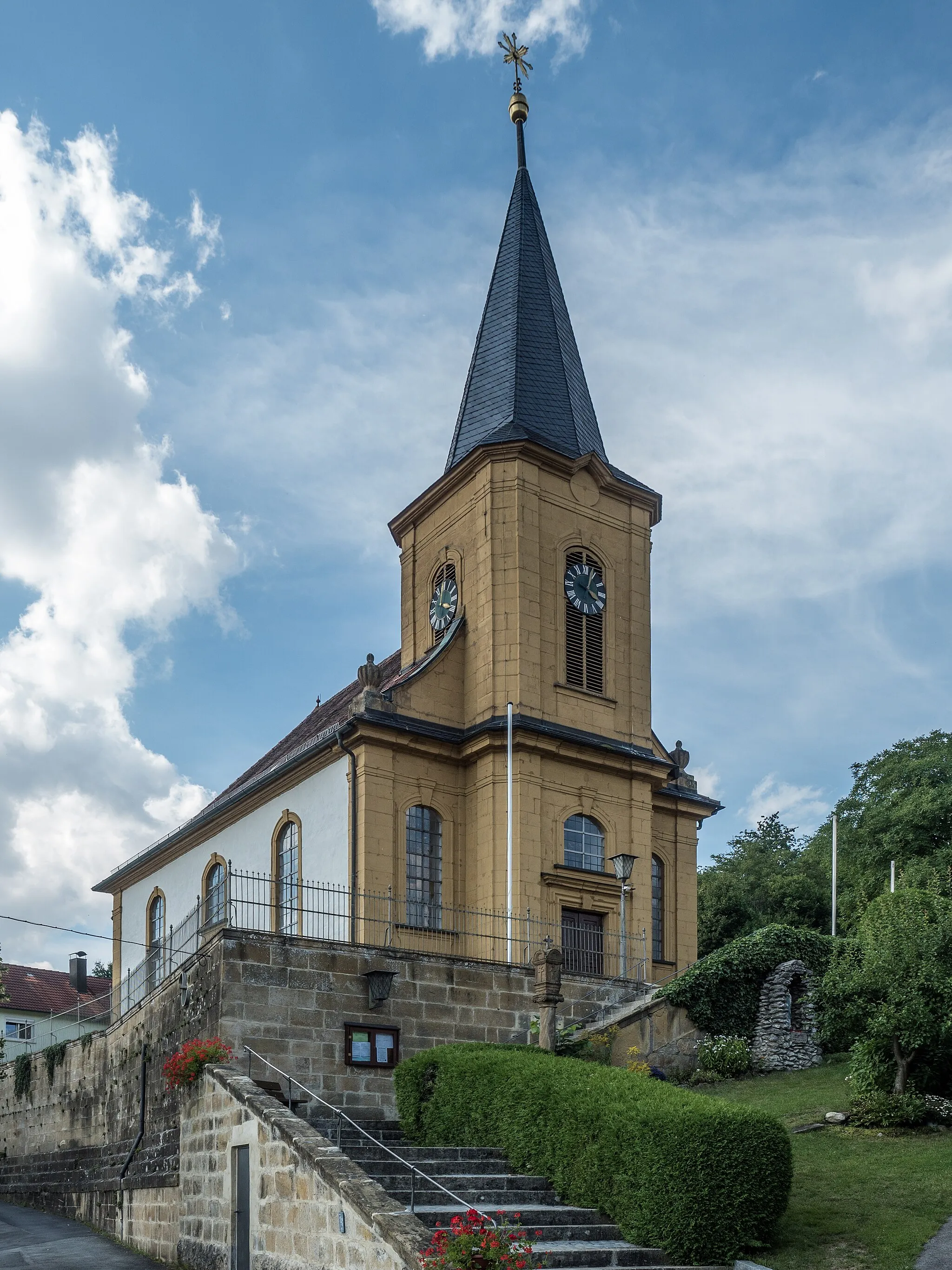 Photo showing: Catholic Church of St. Catherine in Oberküps