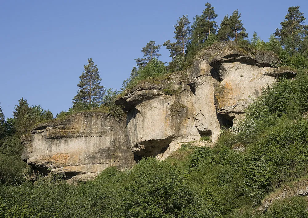 Photo showing: Ziegenfelder Wände