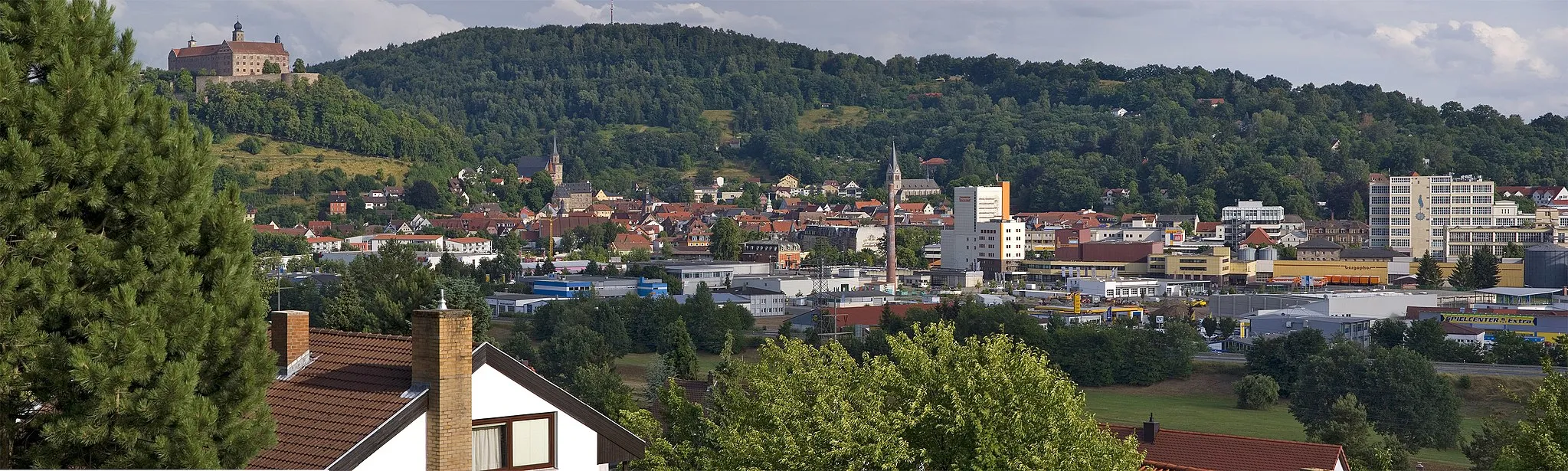 Photo showing: Panorama über die Stadt Kulmbach, Plassenburg und Innenstadt