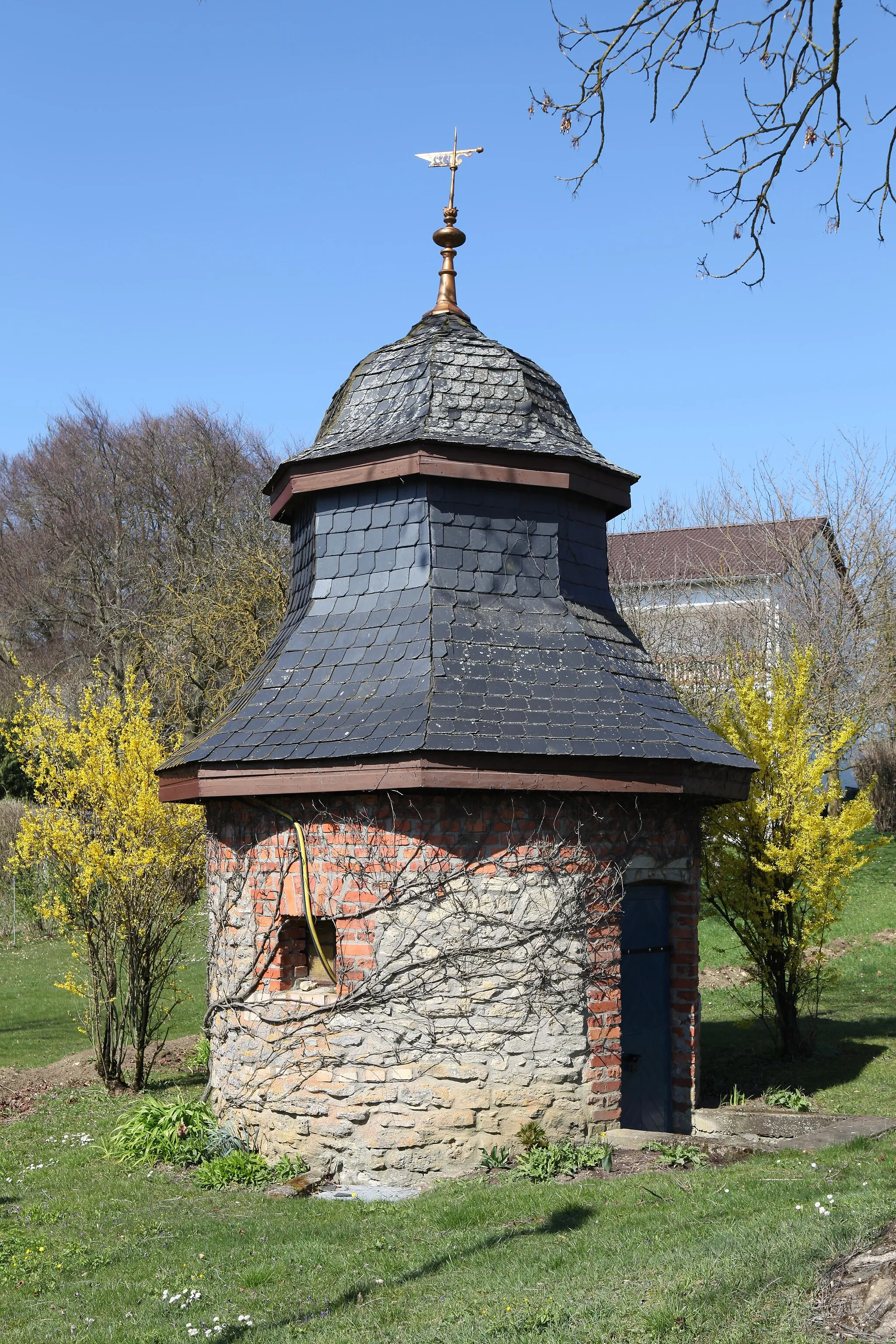 Photo showing: Mirsdorf-Brunnenhaus