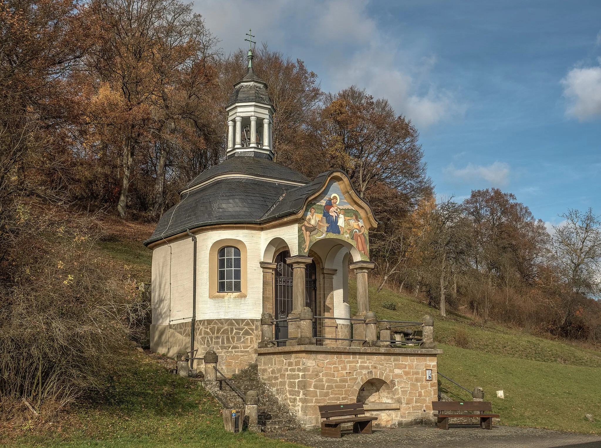 Photo showing: Maria-Hilf Chapel near the city Weismain in Upper Franconia
