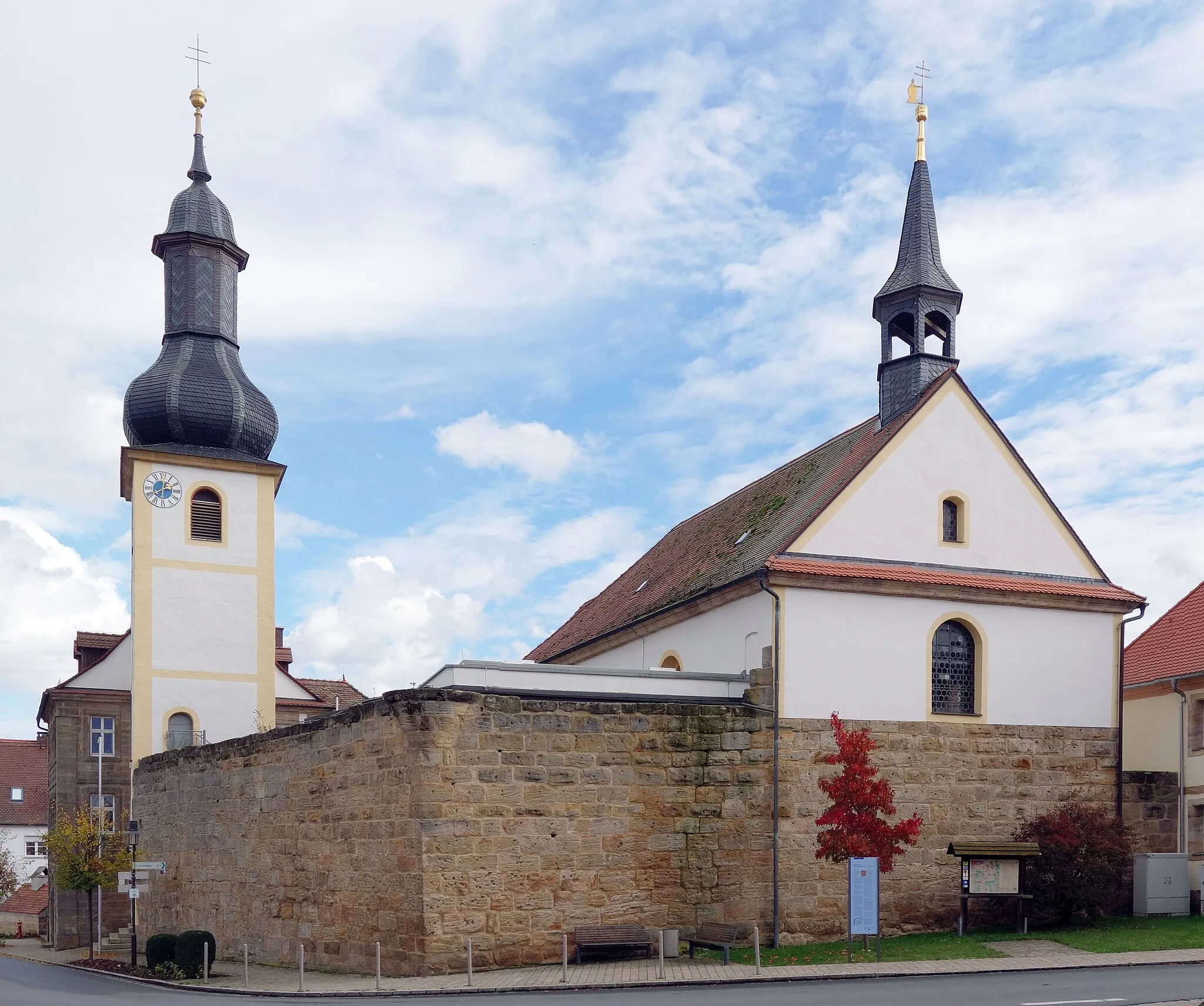 Photo showing: The church St. Nikolaus in Pinzberg, a town in northern Bavaria.