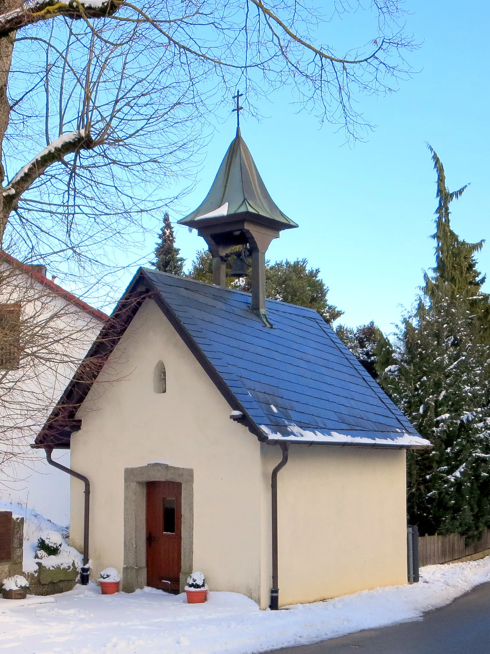 Photo showing: Katholische Kapelle in Trägweis (Stadt Pottenstein) - Foto Otto Pilz.JPG