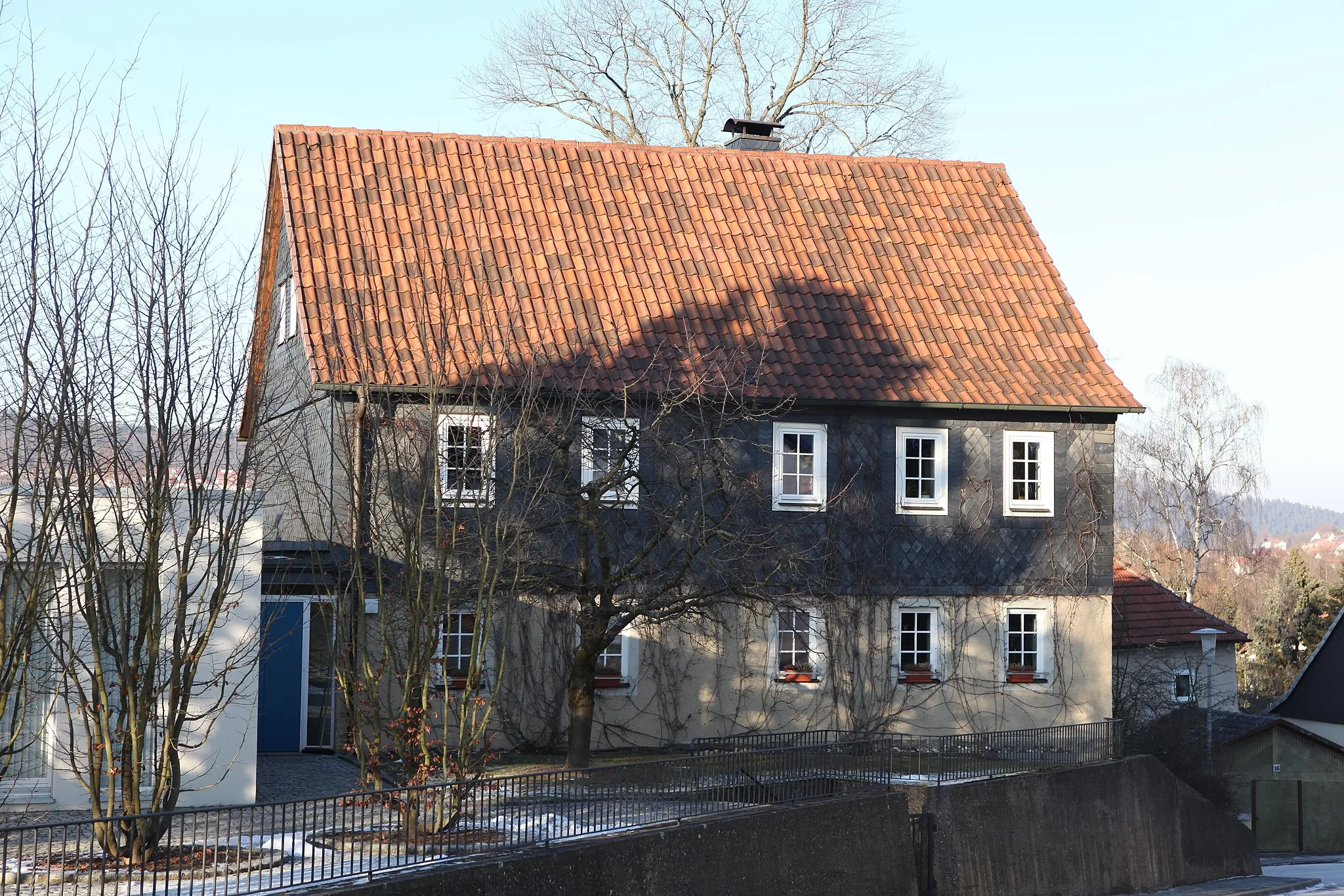 Photo showing: Zweigeschossiger Satteldachbau, 18./19. Jh., Glockenberg 18, Einberg, OT von Rödental