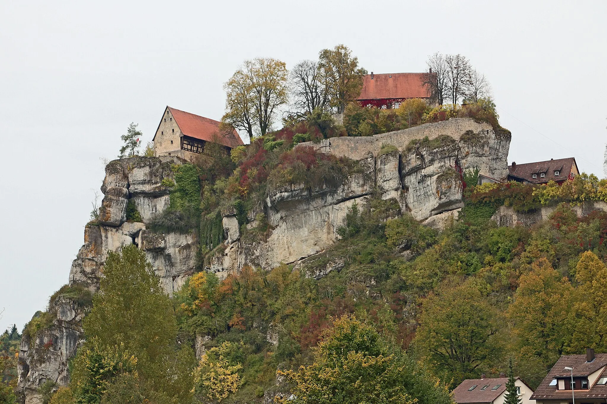 Photo showing: Castle Pottenstein. The Castle is located on a rock near the town of Pottenstein in Oberfranken, Germany,