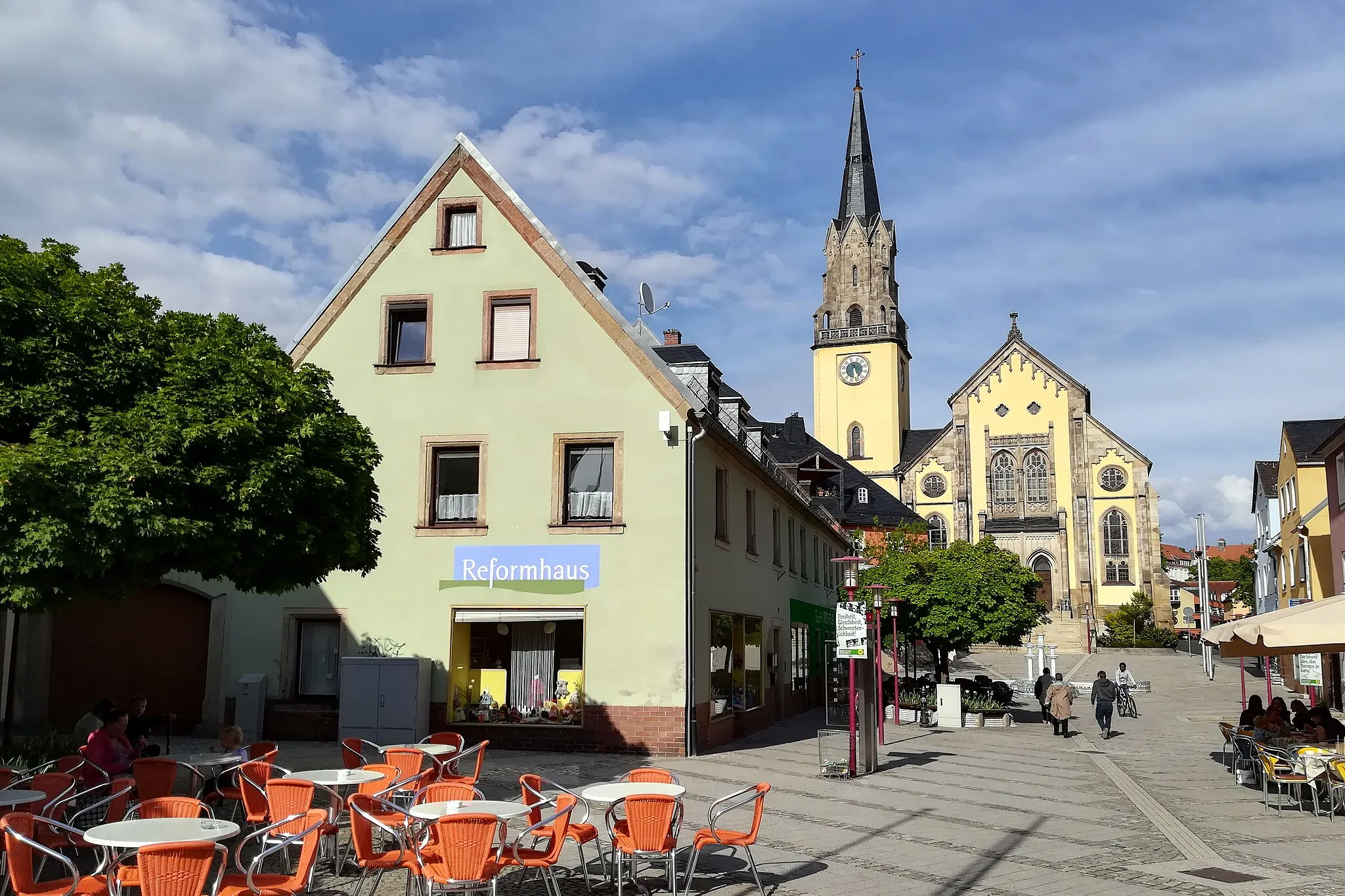 Photo showing: Die Stadtkirche St. Andreas wurde nach dem verheerenden Selber Brand 1856 an dem Standort der alten Stadtkirche, nicht jedoch auf deren Fundament errichtet.