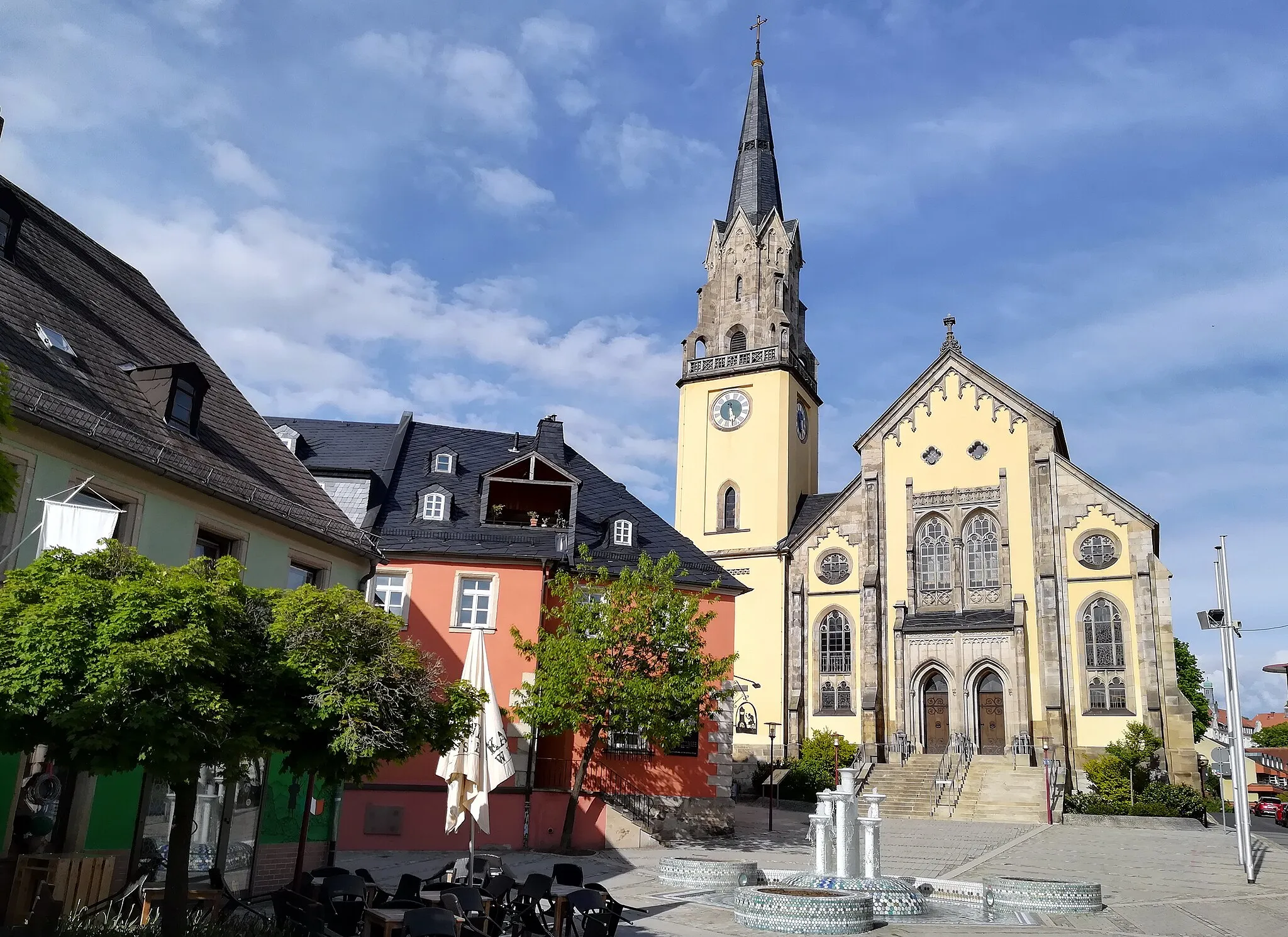 Photo showing: Die Stadtkirche St. Andreas wurde nach dem verheerenden Selber Brand 1856 an dem Standort der alten Stadtkirche, nicht jedoch auf deren Fundament errichtet.