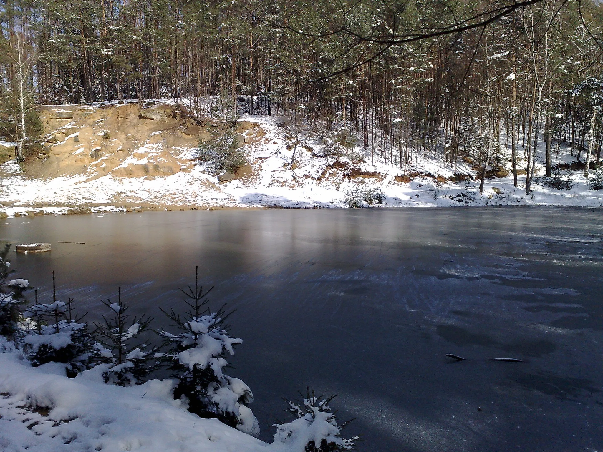 Photo showing: Eisbachsee-April-2008