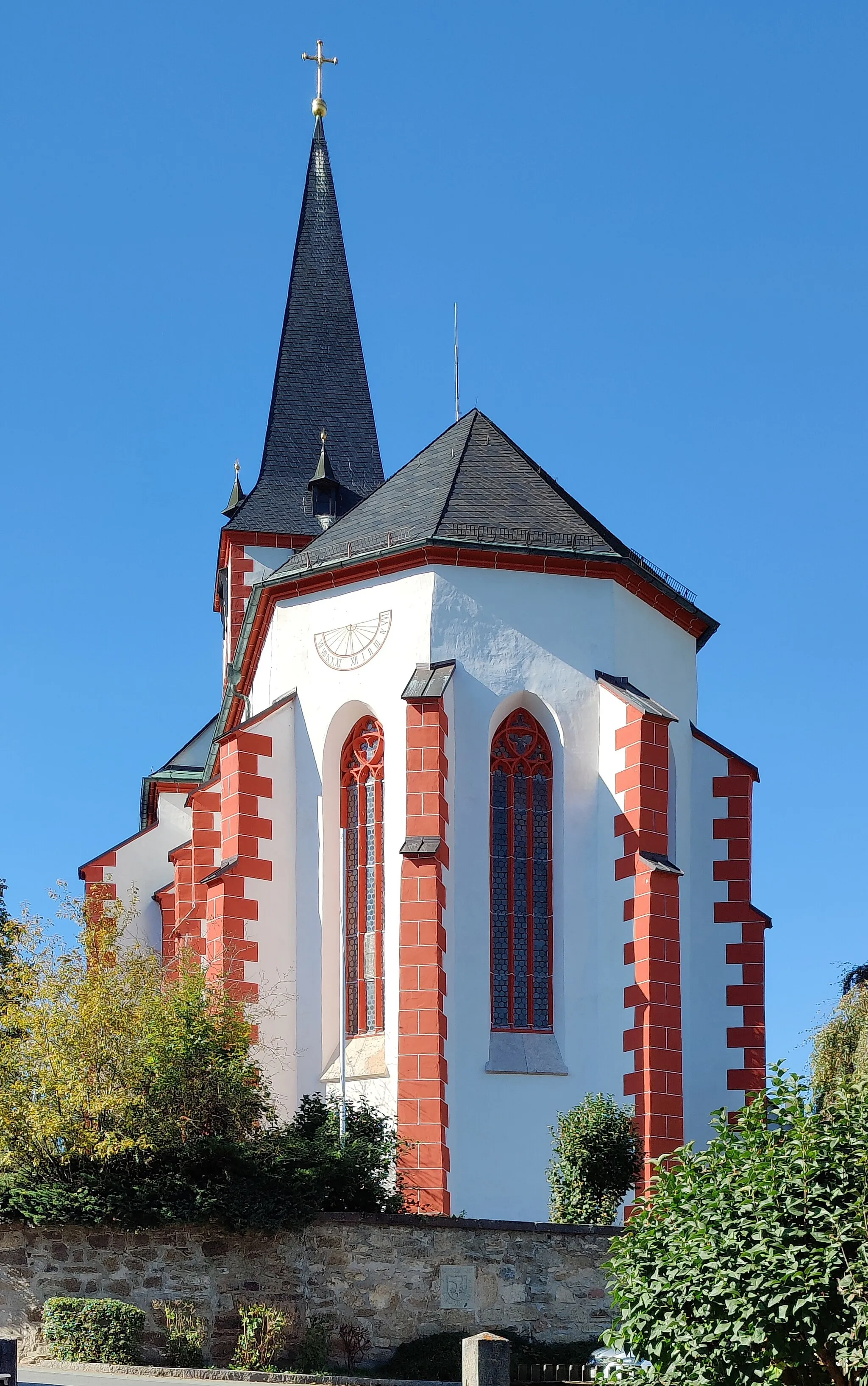 Photo showing: Evangelisch-lutherische Pfarrkirche St. Erhard Pilgramsreuth, Stadt Rehau, Landkreis Hof, Oberfranken, Bayern, Deutschland