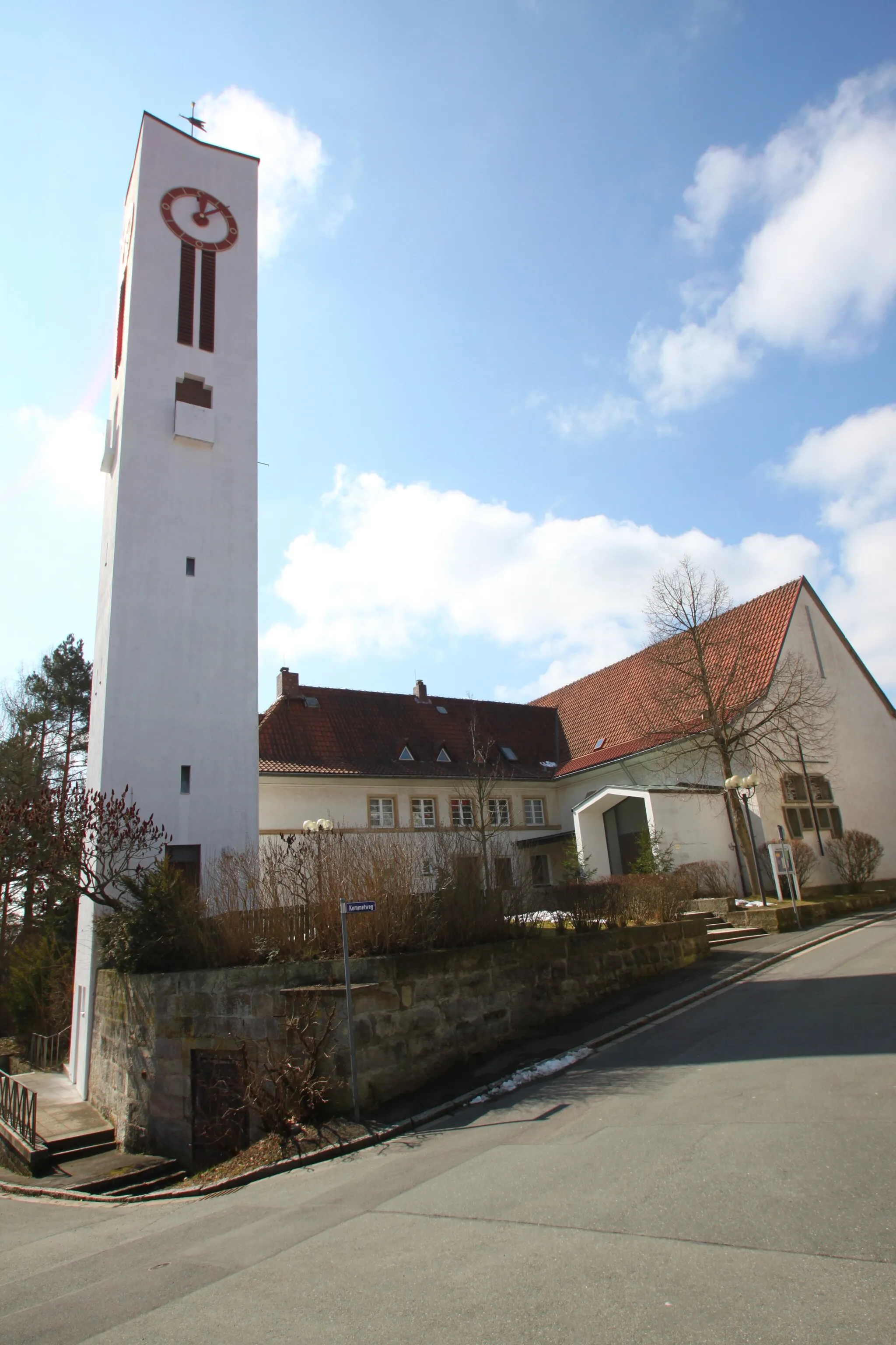 Photo showing: Friedenskirche, Kemmetweg 1, im Kulmbacher Ortsteil Ziegelhütten