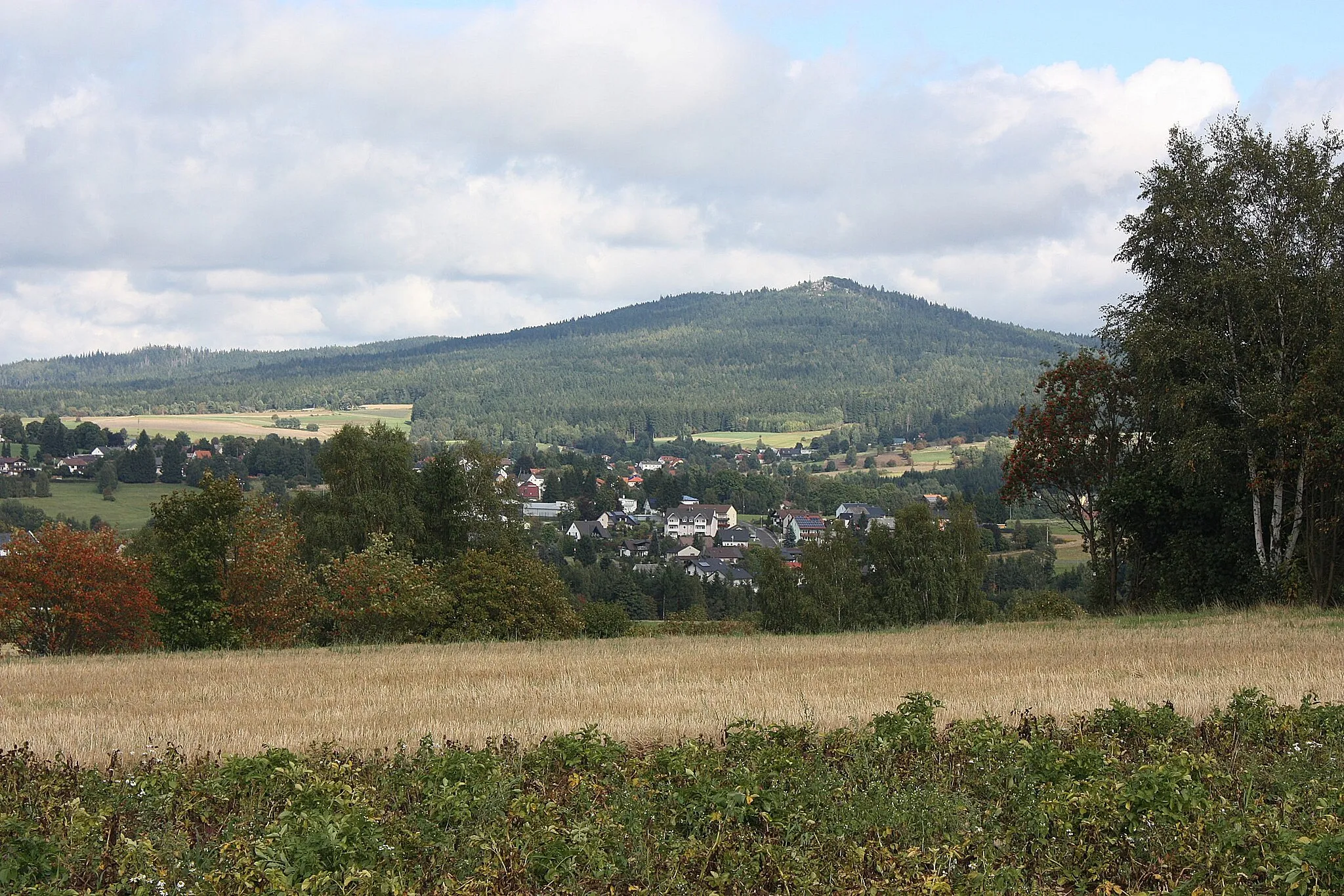 Photo showing: Oberölbühl (Brand), view to Nagel and to the mountain "Hohe Maze"