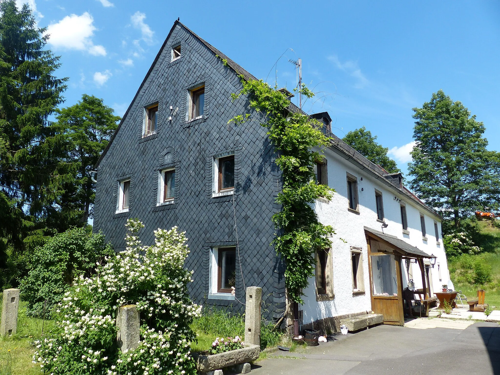 Photo showing: Bauernhof in Raumetengrün