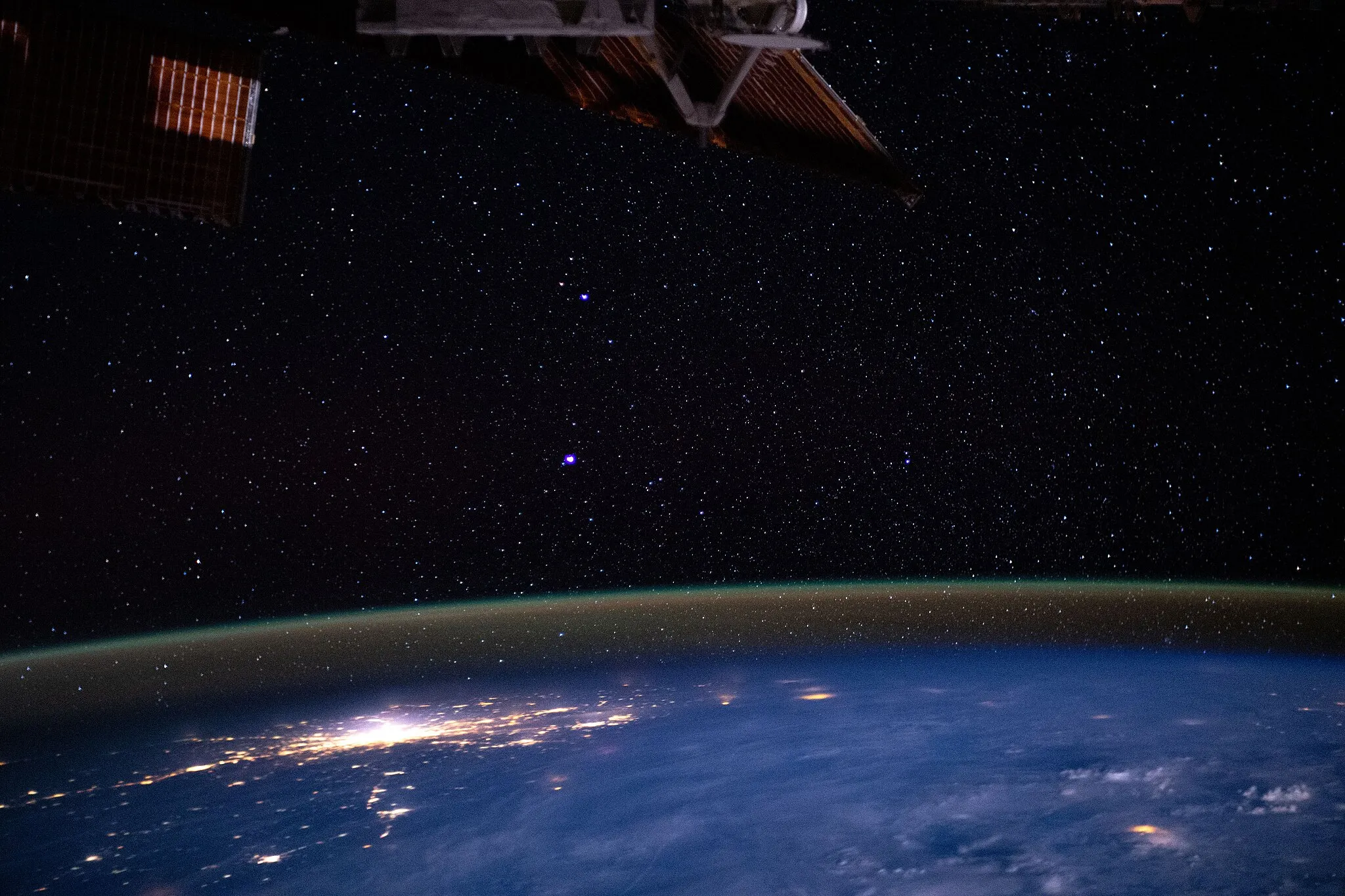 Photo showing: View of Earth taken during ISS Expedition 65.