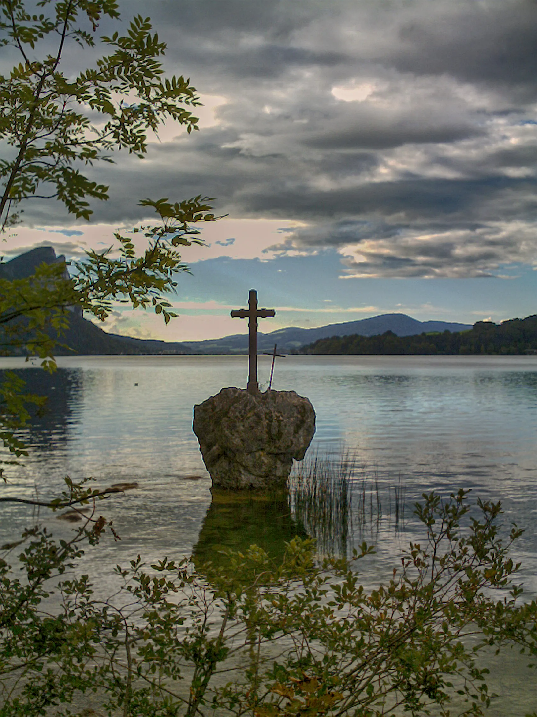 Photo showing: Kreuzstein im Mondsee