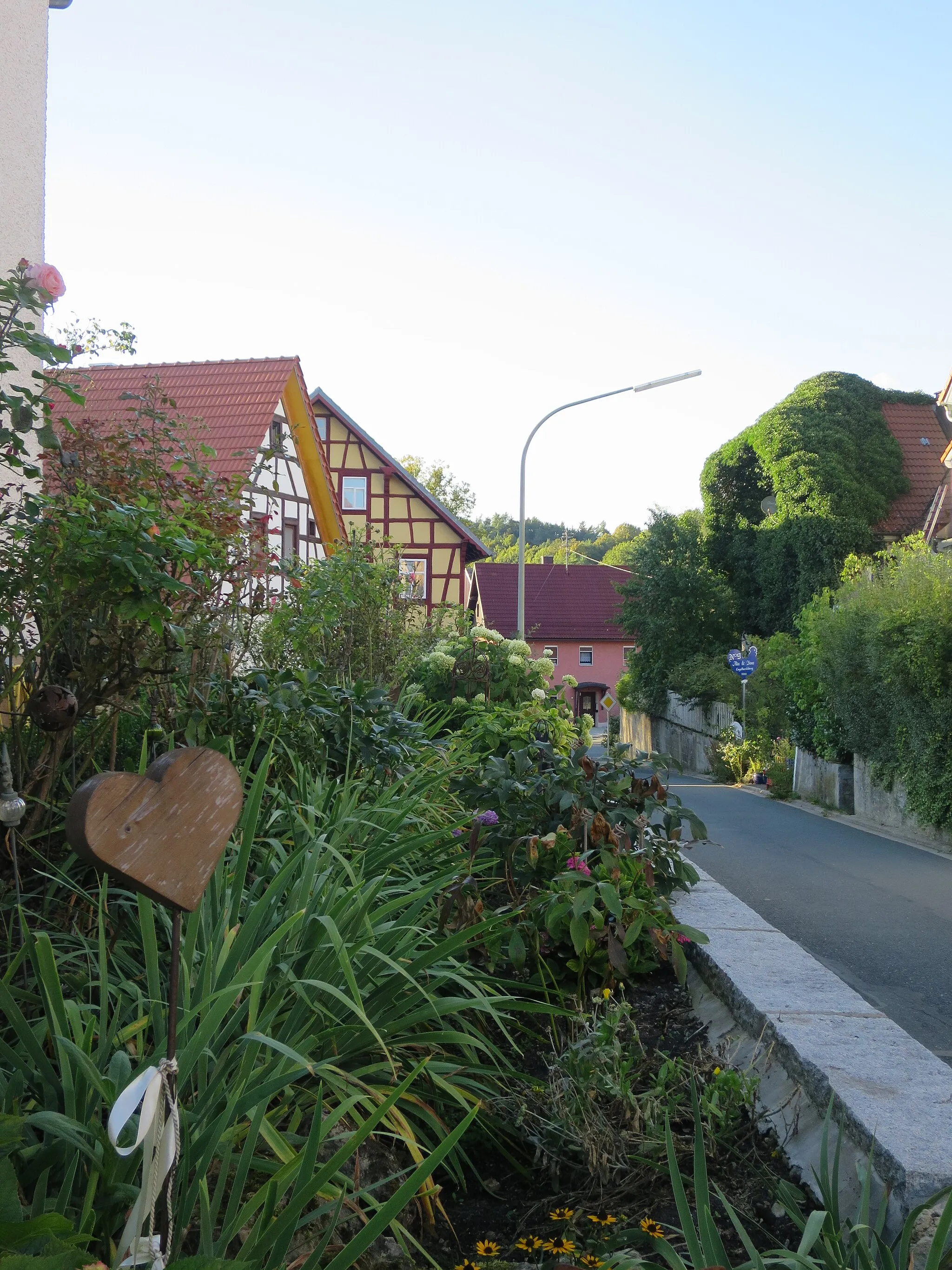 Photo showing: Straße durch Engelhardsberg