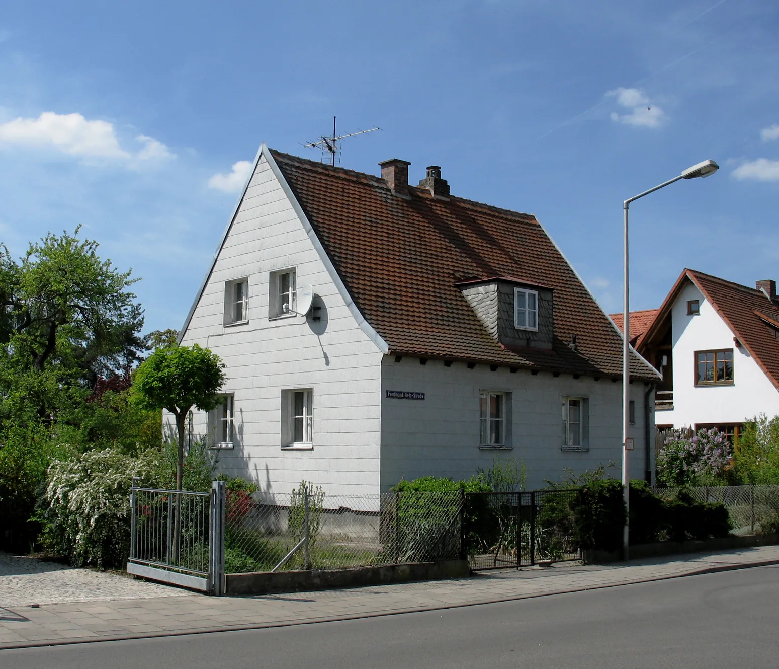 Photo showing: Bamberg-Gartenstadt, Kleinsiedlungshaus an der Ferdinand-Tietz-Straße (Nr. 23).