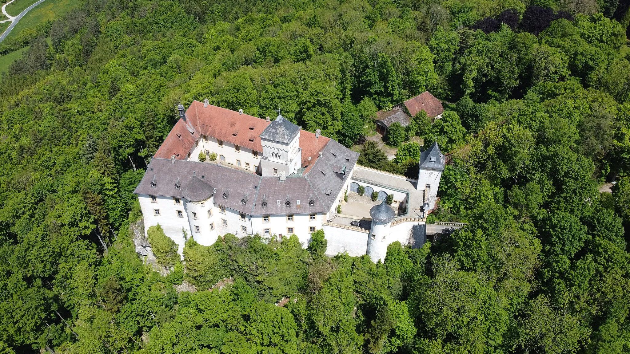 Photo showing: Luftbild des Schlosses Greifenstein.