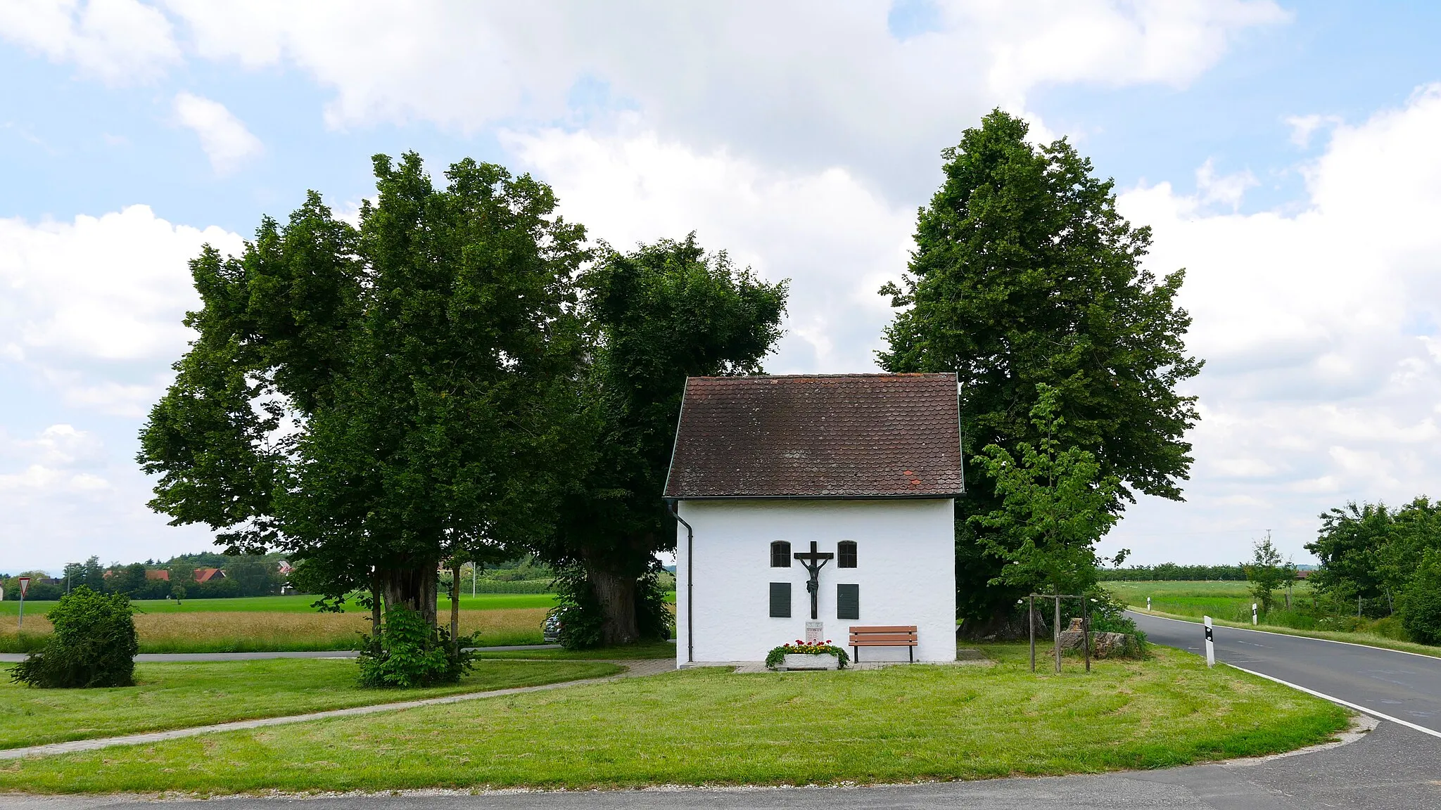 Photo showing: Lillinger Kapelle im Sommer