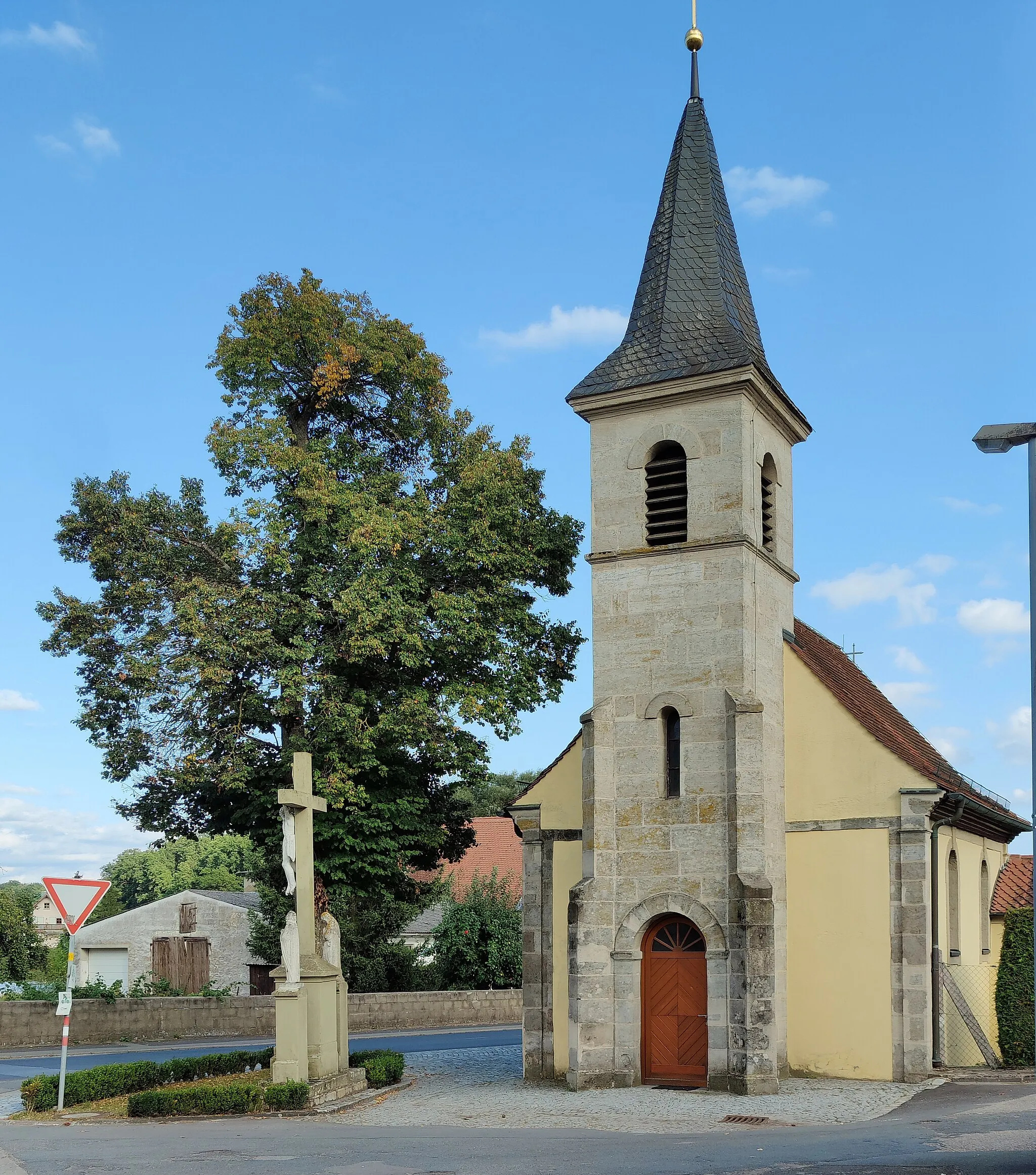 Photo showing: Katholische Filialkirche (Kapelle) St. Laurentius Nackendorf, Stadt Höchstadt an der Aisch, Landkreis Erlangen-Höchstadt, Mittelfranken, Bayern, Deutschland