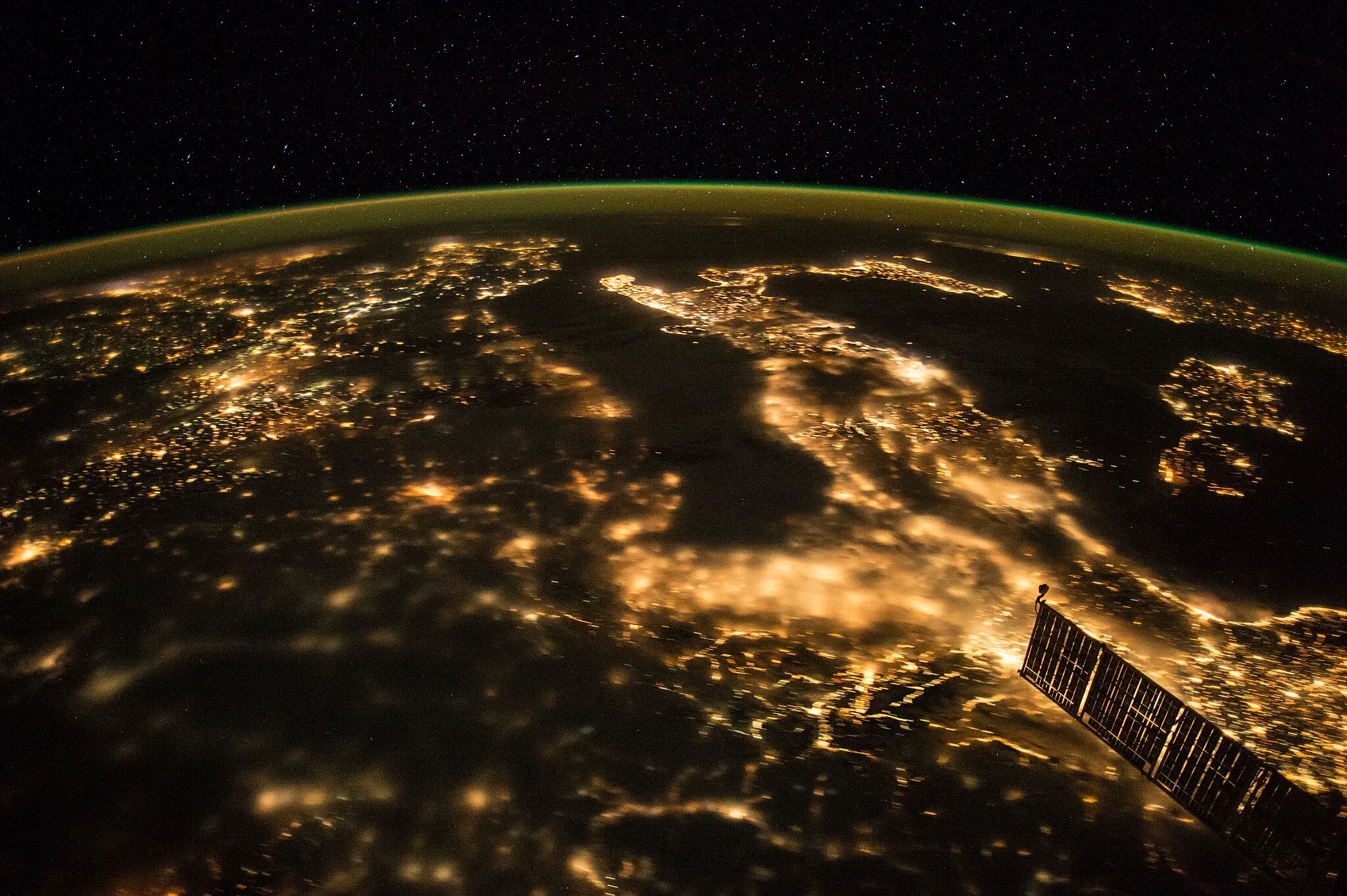 Photo showing: View of Earth taken during ISS Expedition 53.