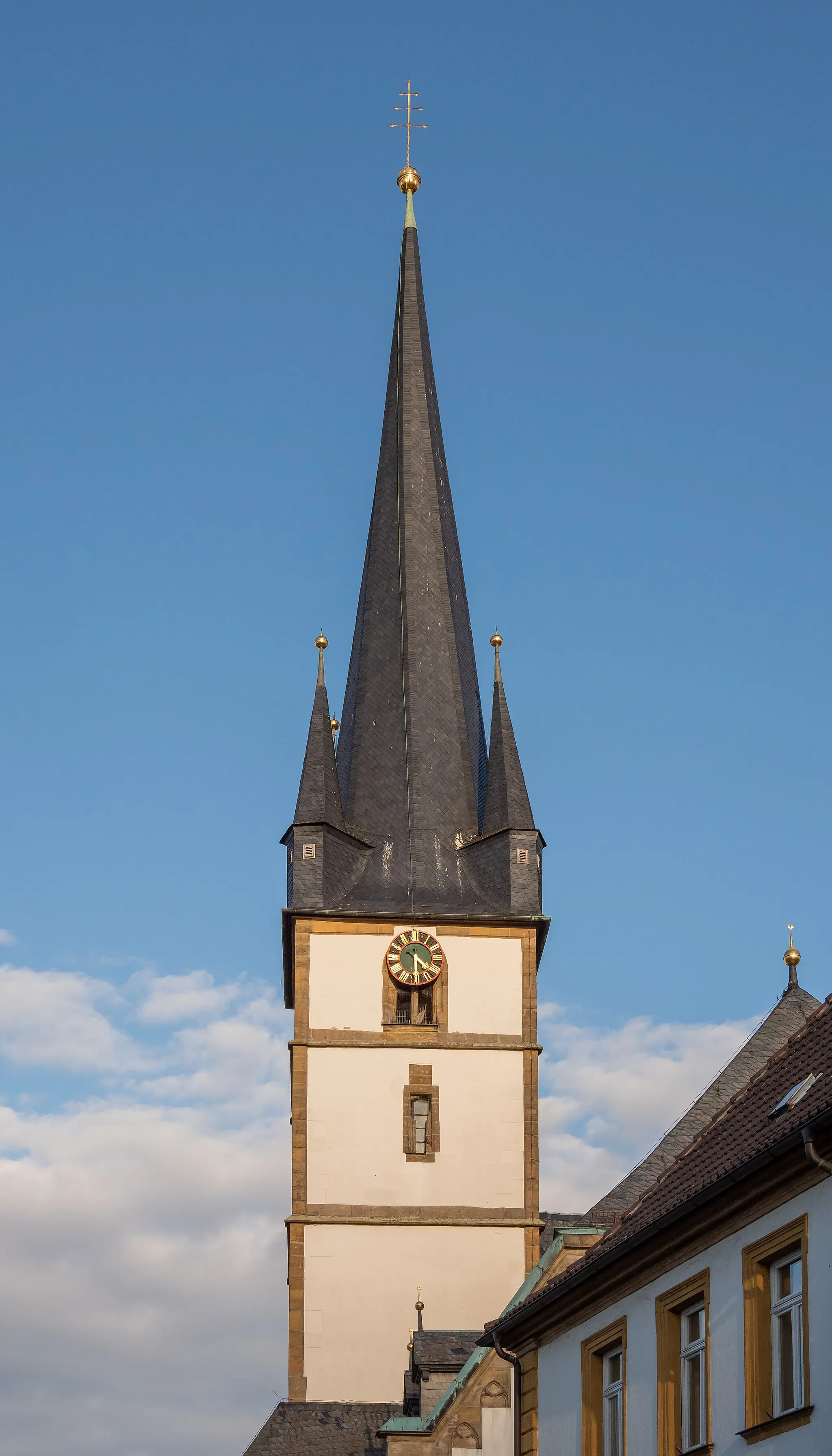Photo showing: Tower of the Catholic Church St.Kilian in Bad Staffelstein