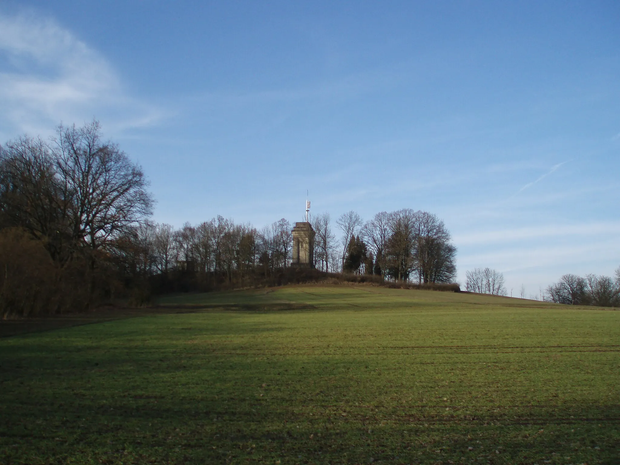 Photo showing: Bismarckturm Coburg, Blick von Süden auf Turm und Umgebung