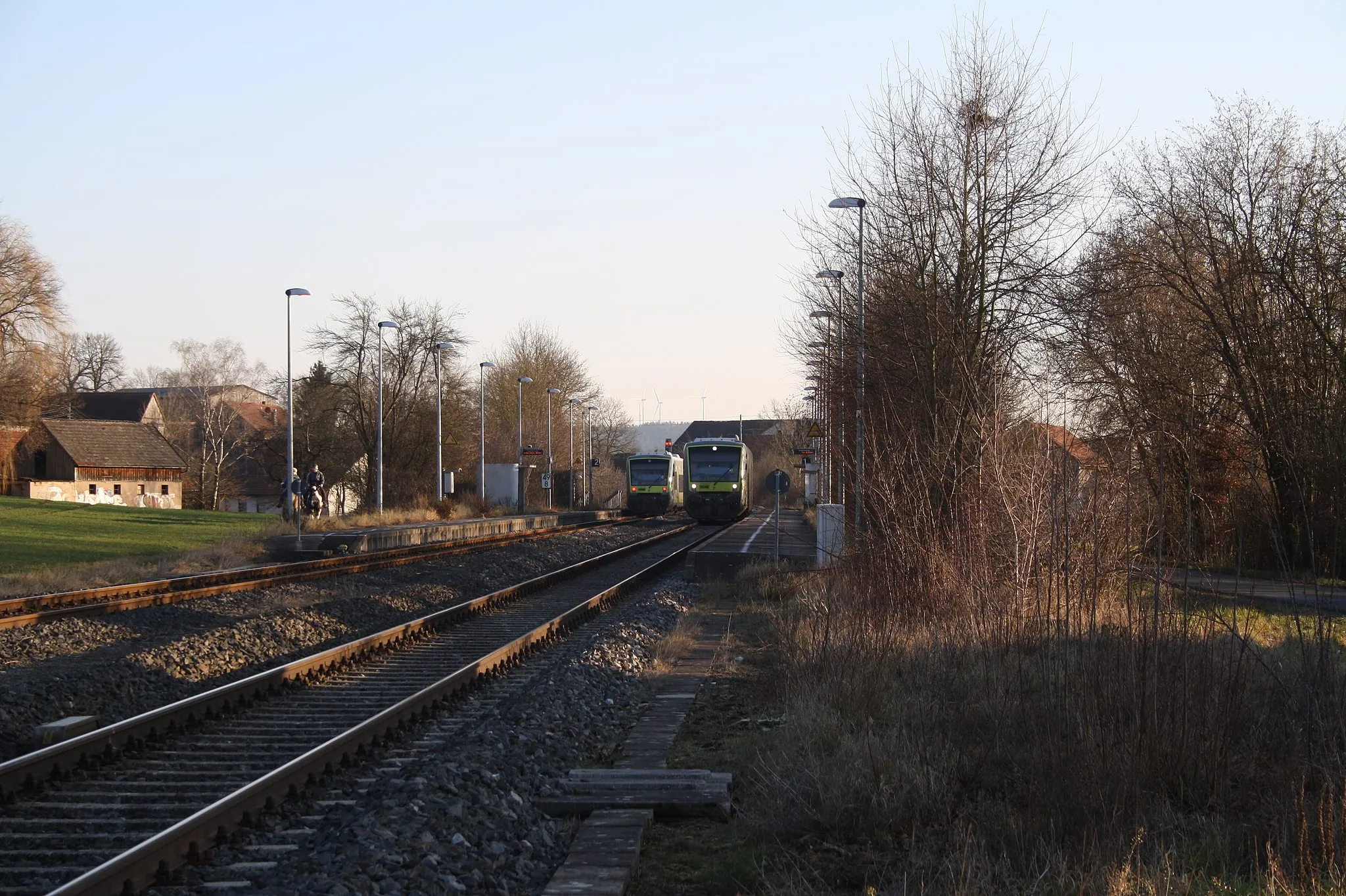 Photo showing: Zugkreuzung im Bahnhof Stockau