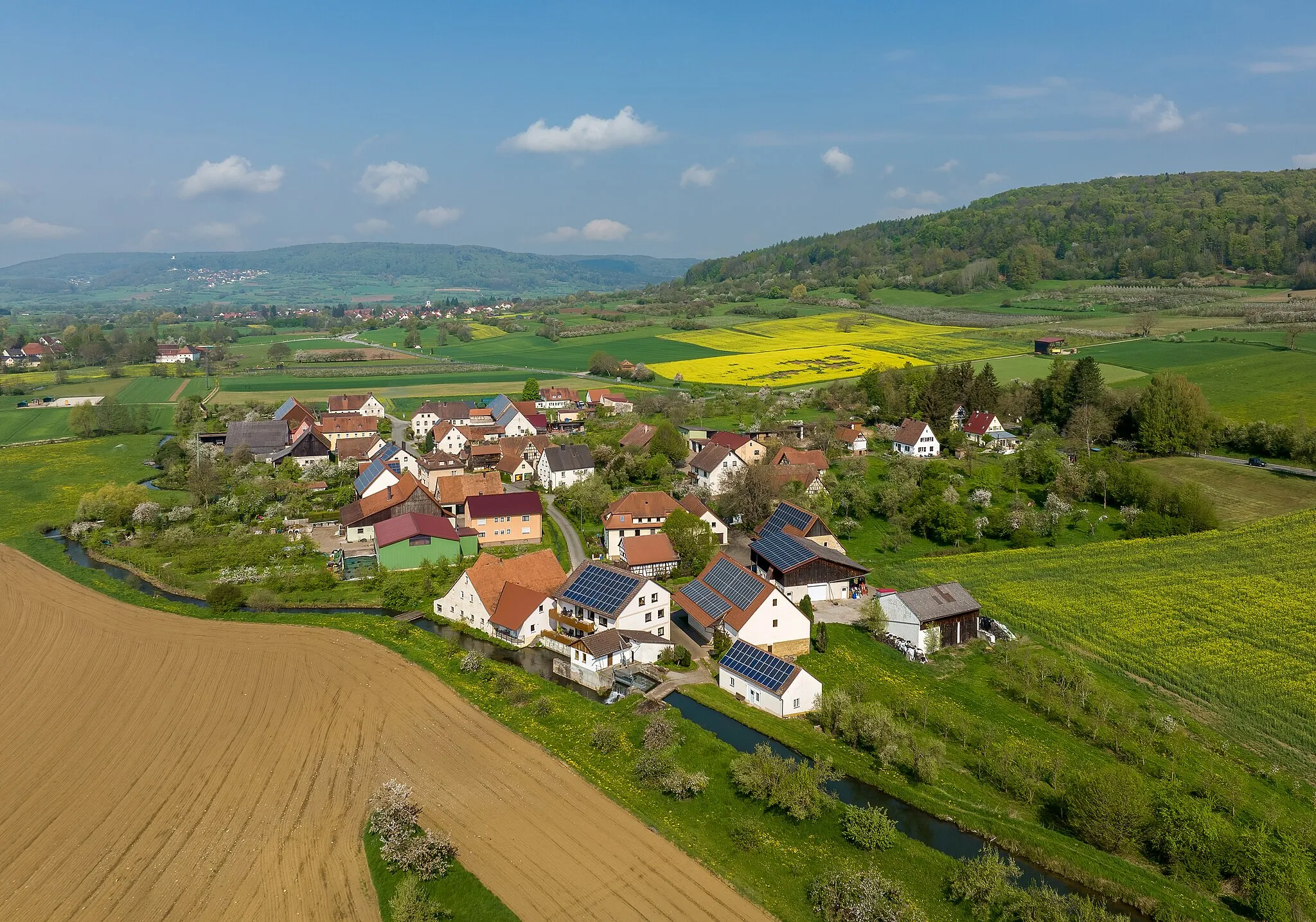 Photo showing: Lützelsdorf  in Franconian Switzerland, aerial view