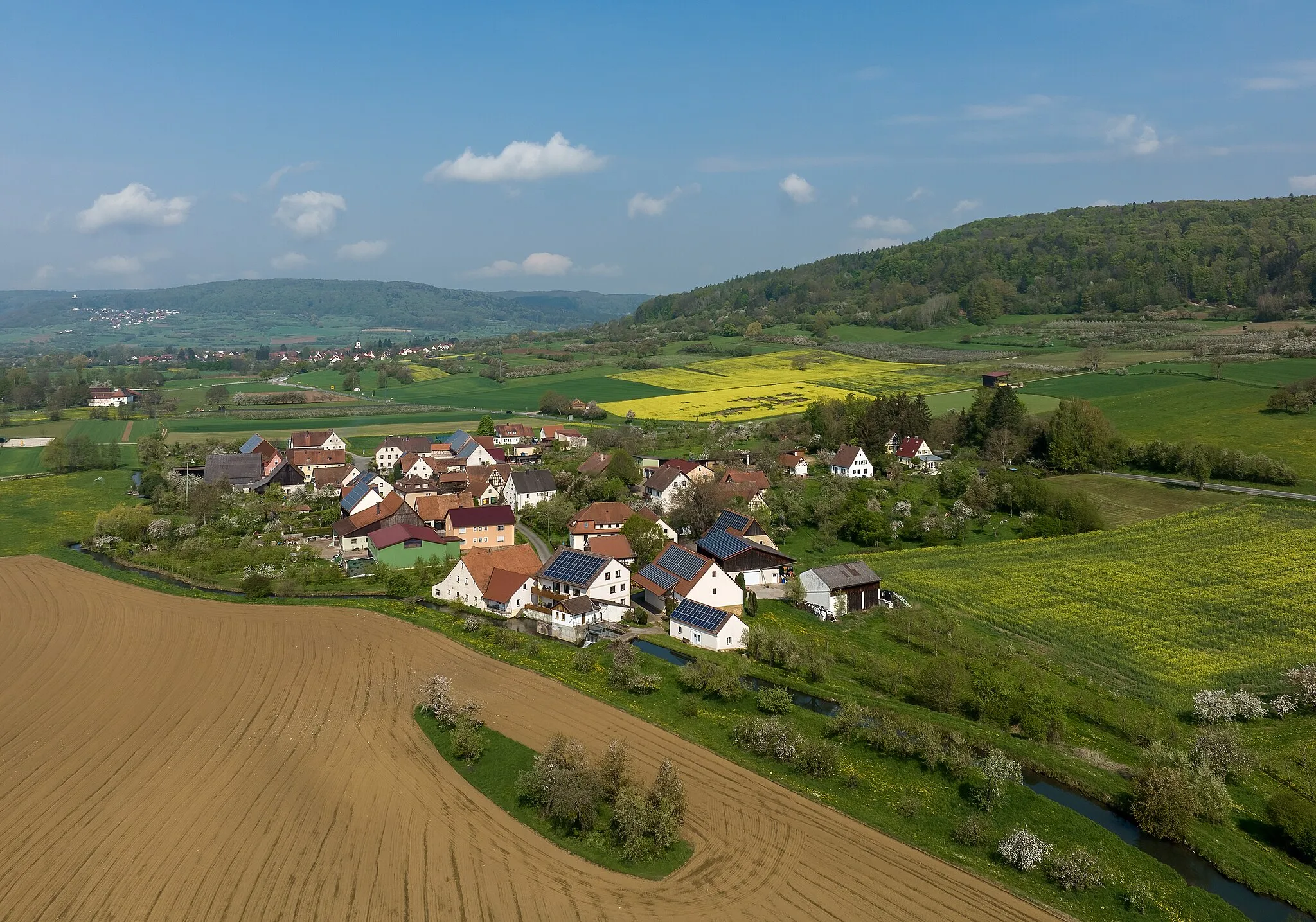 Photo showing: Lützelsdorf  in Franconian Switzerland, aerial view