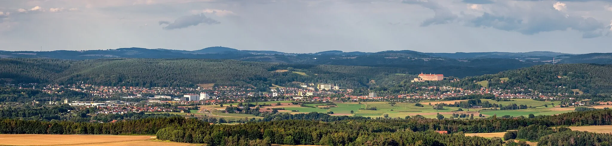 Photo showing: Panorama of Kulmbach seen from the Magnus Tower in Kasendorf