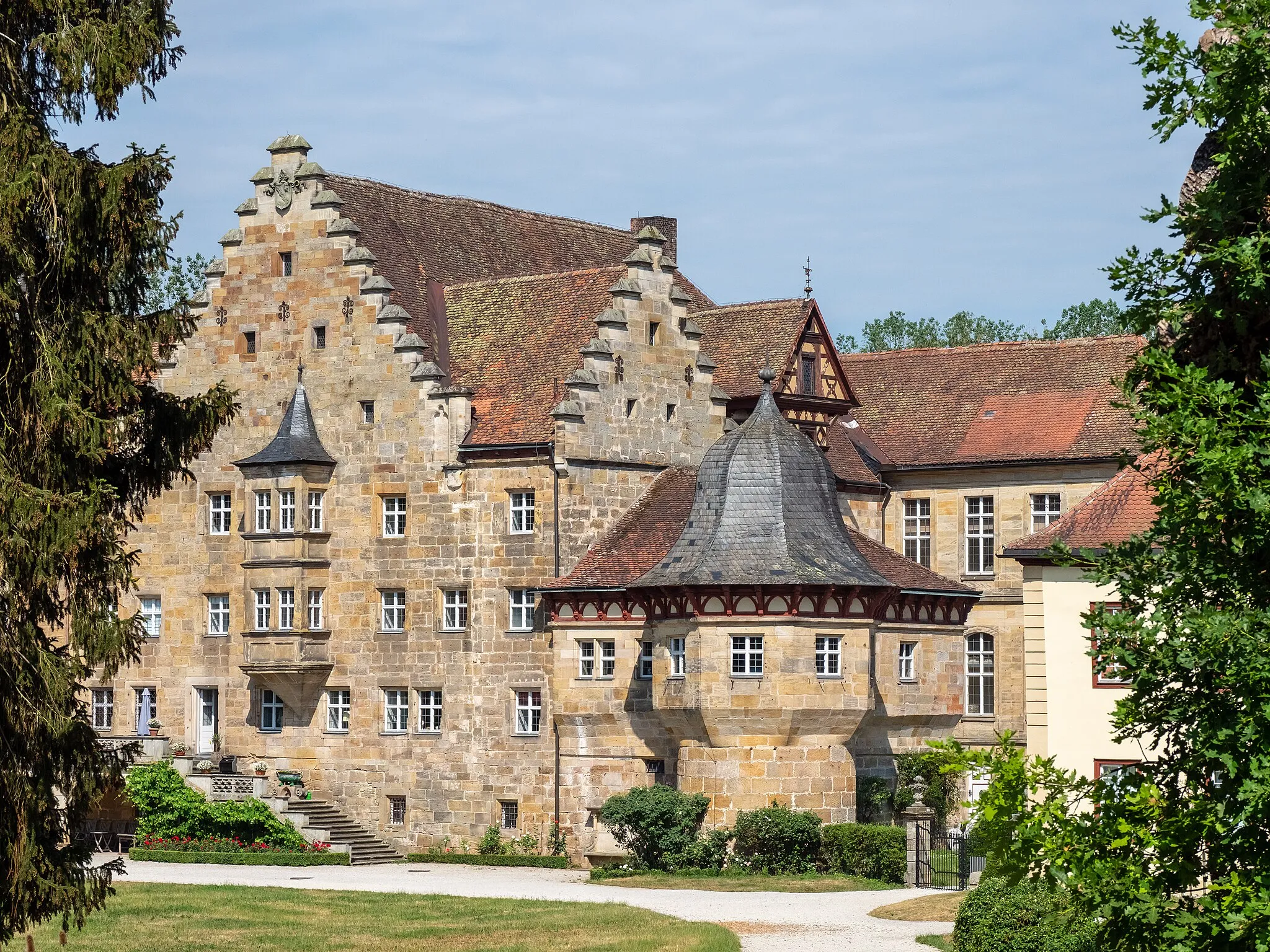 Photo showing: Eyrichshof Castle near Ebern, southeast side.