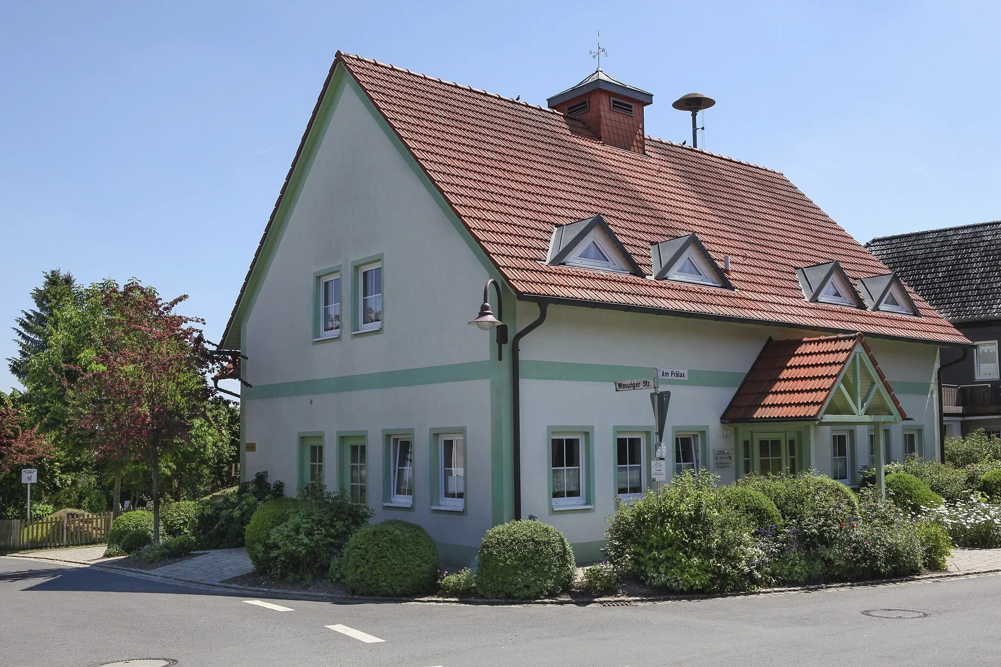 Photo showing: Kleingarnstadt-Bürgerhaus