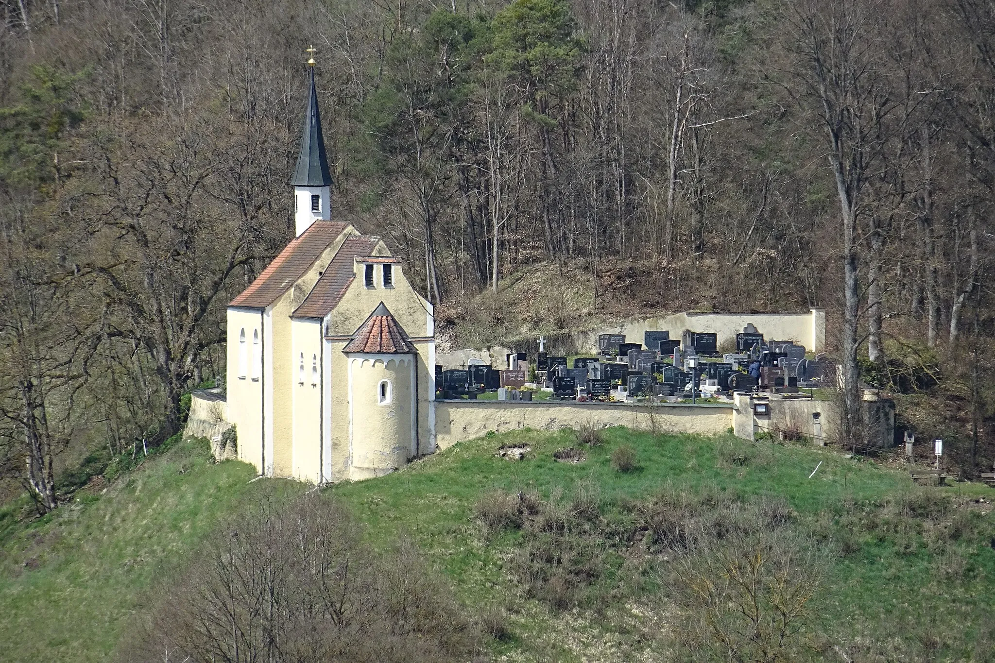 Photo showing: Friedhofskapelle mit Friedhof auf dem Kapellenberg