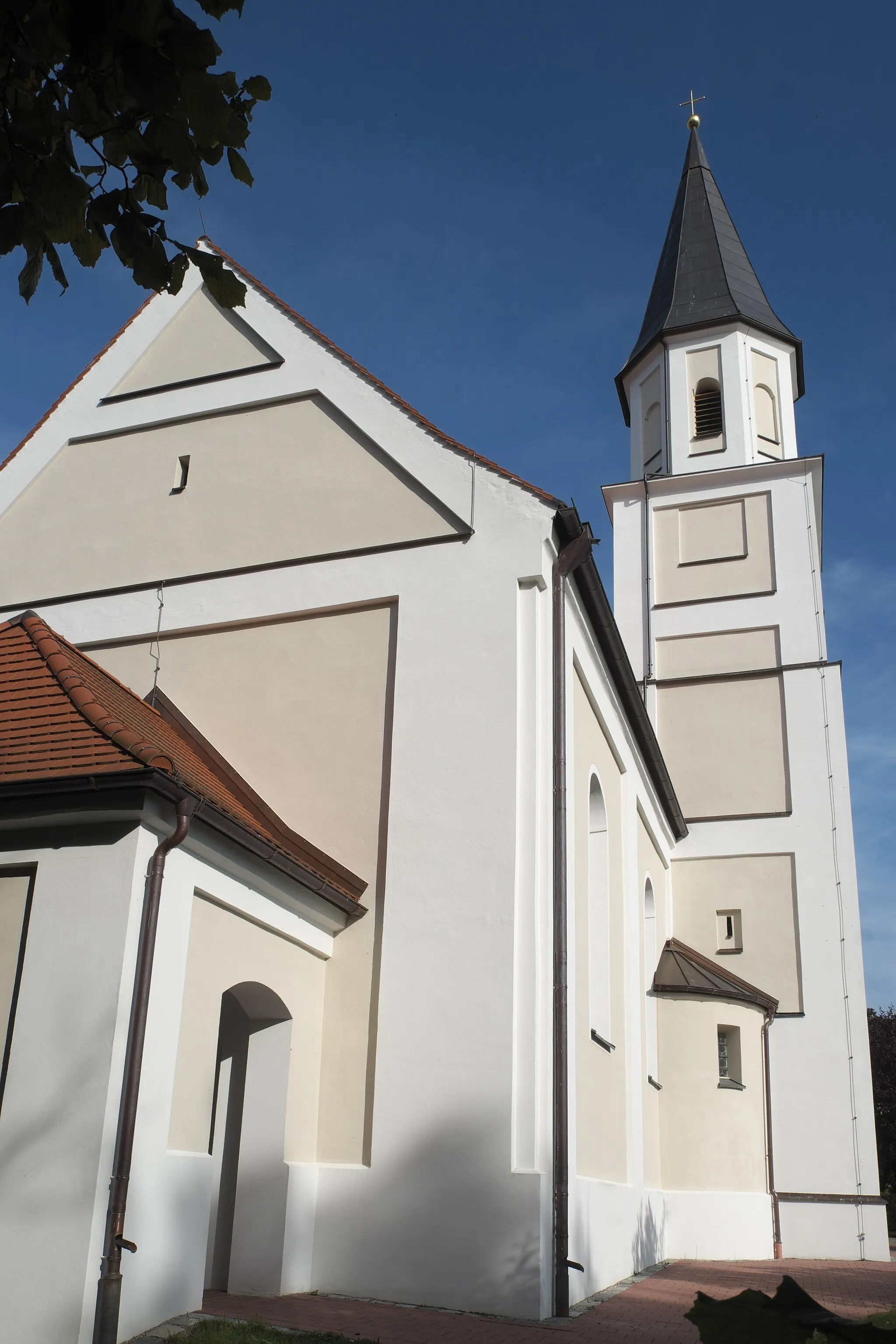 Photo showing: Filialkirche St. Margareta in Niederhatzkofen (Rottenburg an der Laaber) im niederbayerischen Landkreis Landshut (Bayern/Deutschland)