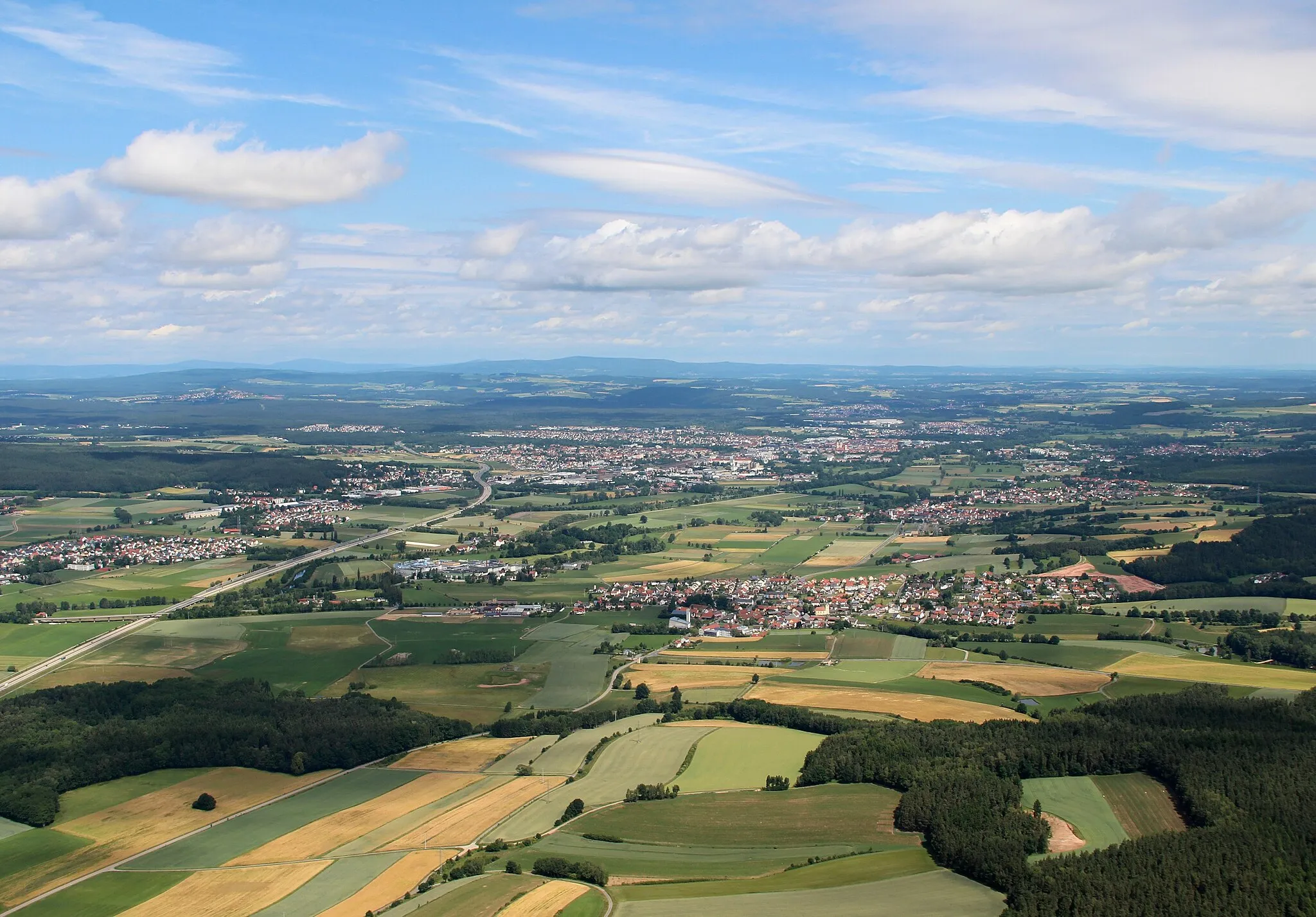 Photo showing: Pirk, links Rothenstadt, Schirmitz, Weiden (2012)