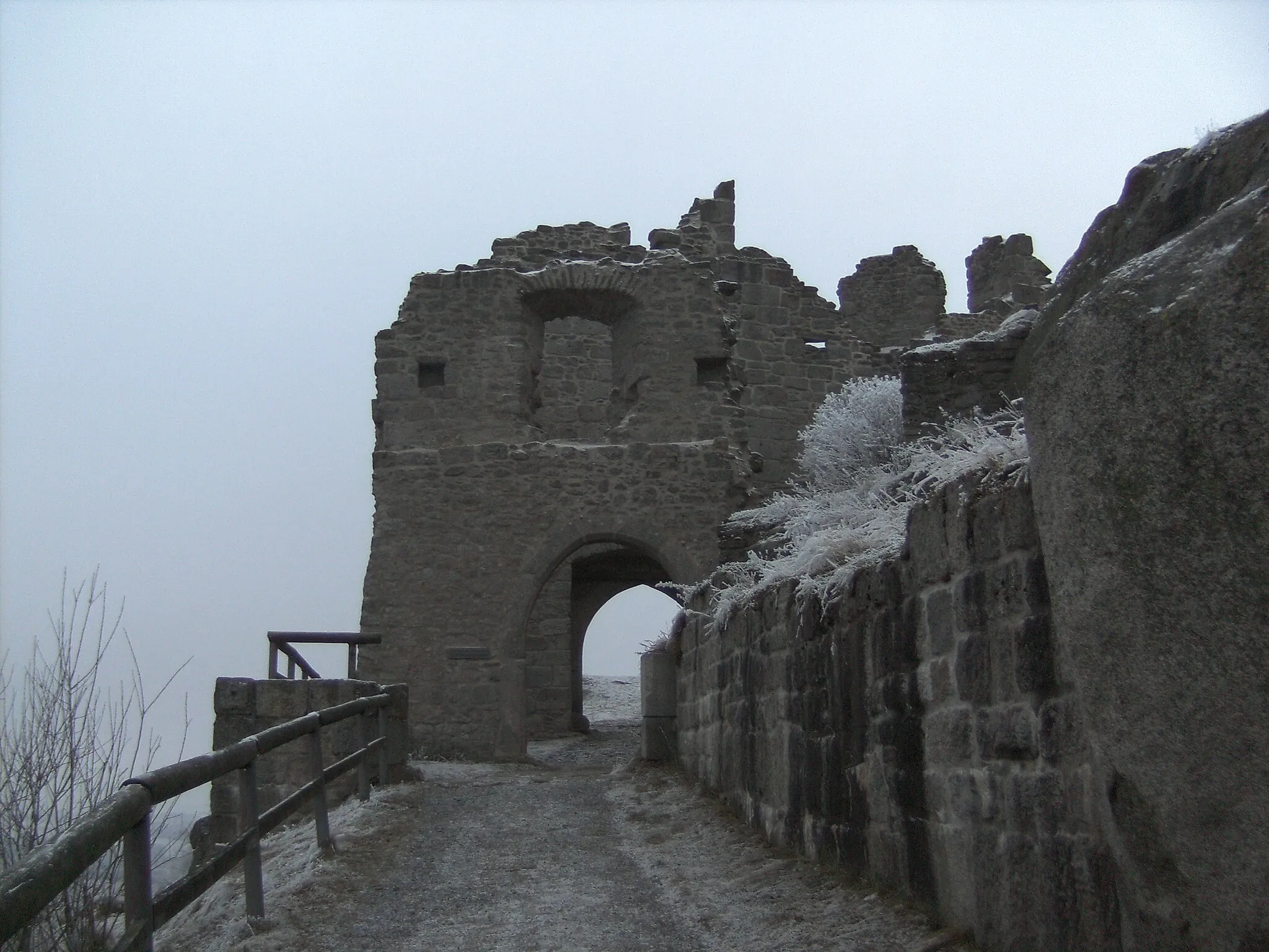 Photo showing: Flossenbürg Castle, gatehouse seen from outside the castle.