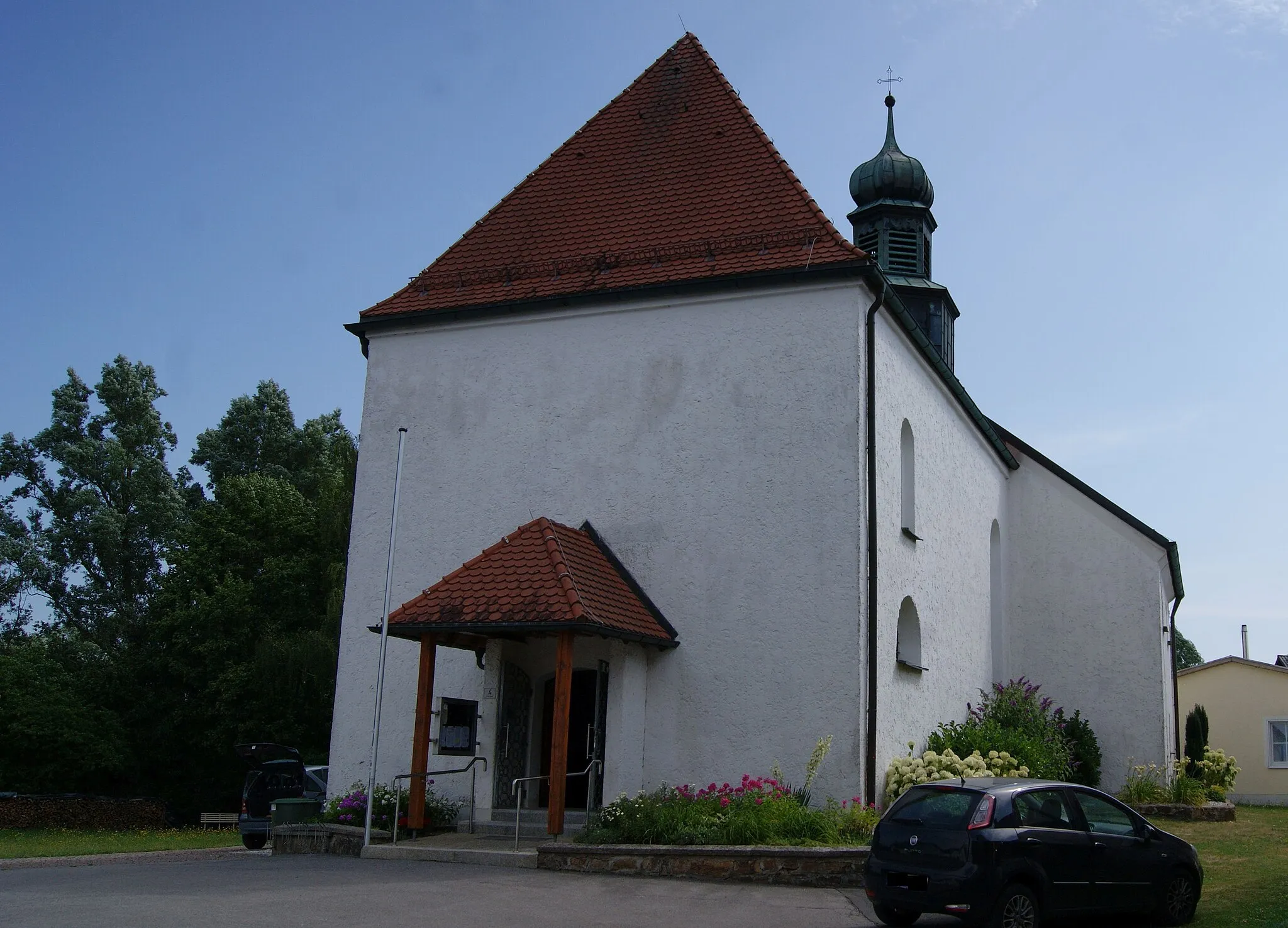 Photo showing: Wetterfeld, a part of Roding in the administrative district of Cham of Bavaria, Germany. Church in the castle courtyard.